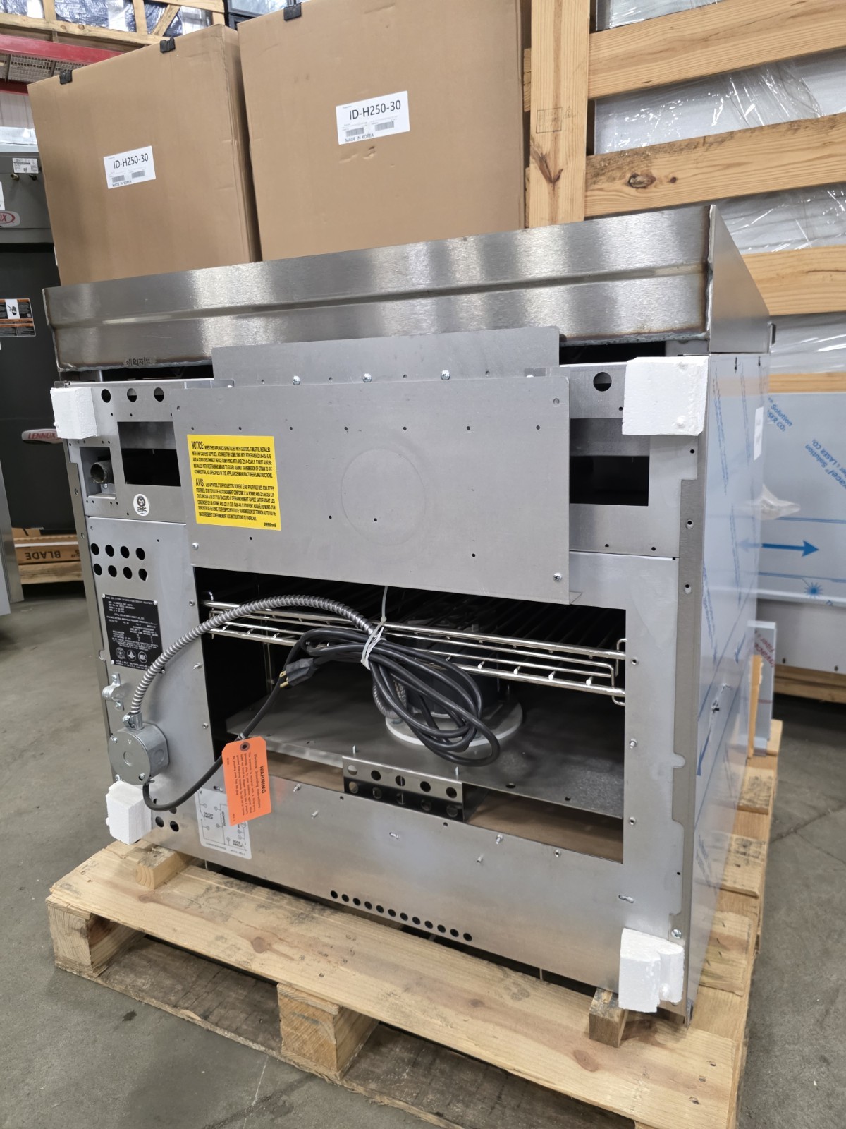 NEW Vulcan 36C-36GTN Natural Gas 36″ Thermostatic Griddle, Convection Oven