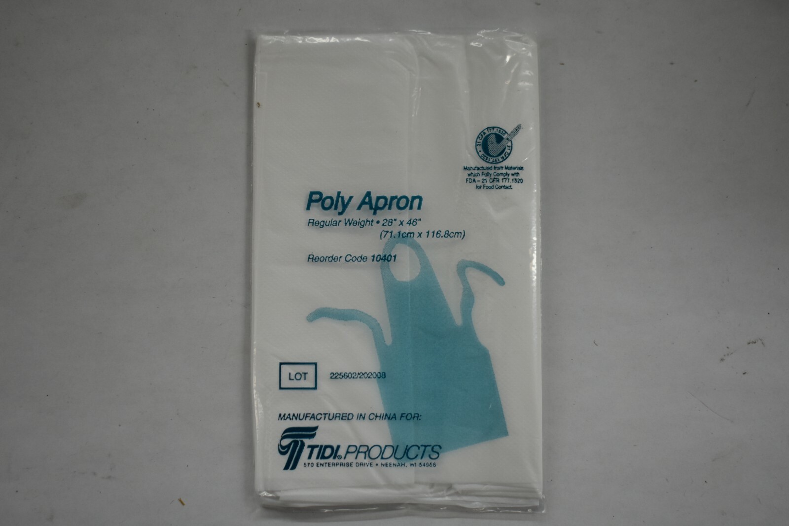 900 Count Tidi 10401 Poly Aprons 28″ x 46″ Regular Weight Polyethylene Cafeteria