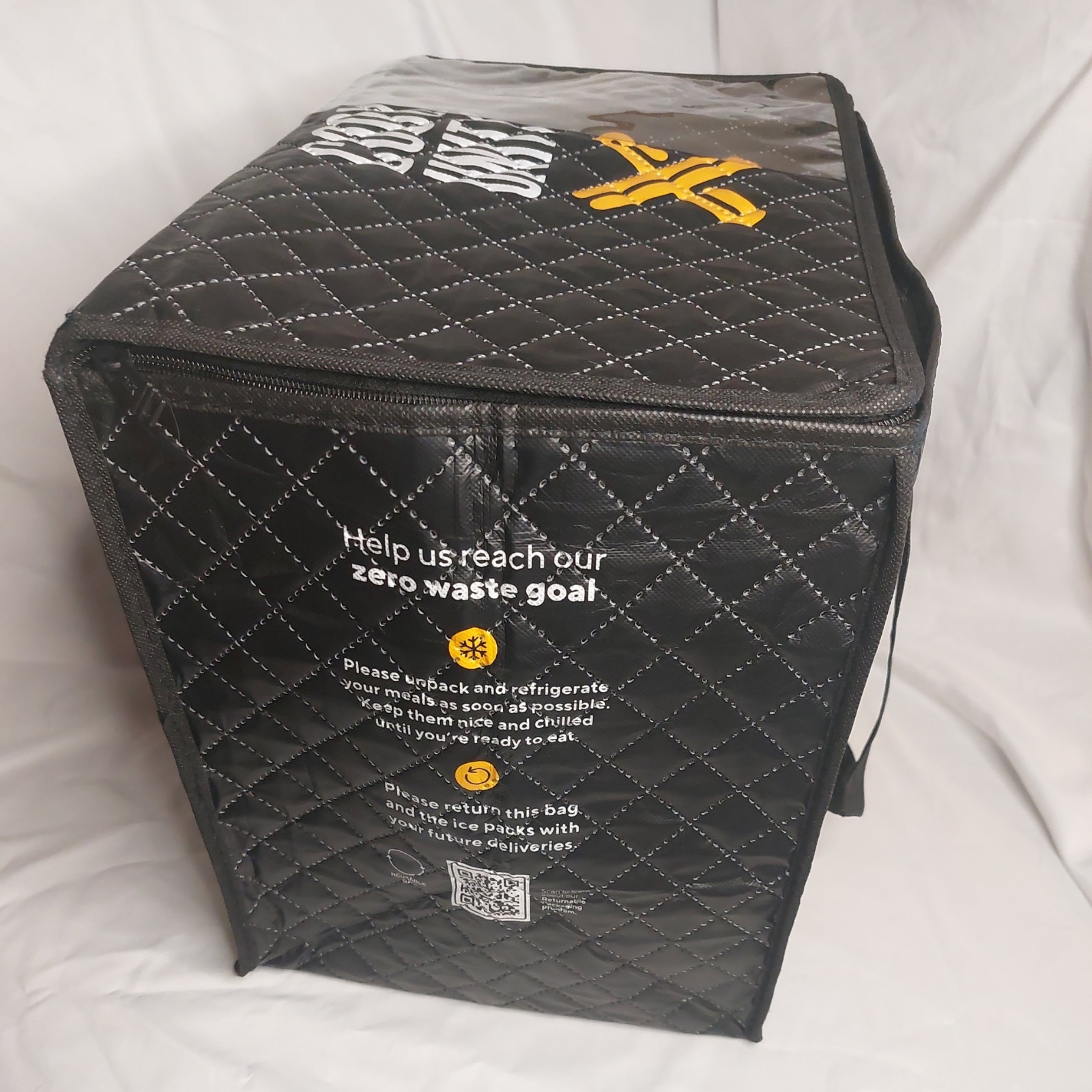 CookUnity Reusable Black Insulated Bag 9.5L x 14.25W x 13H: Quilt-like Pattern