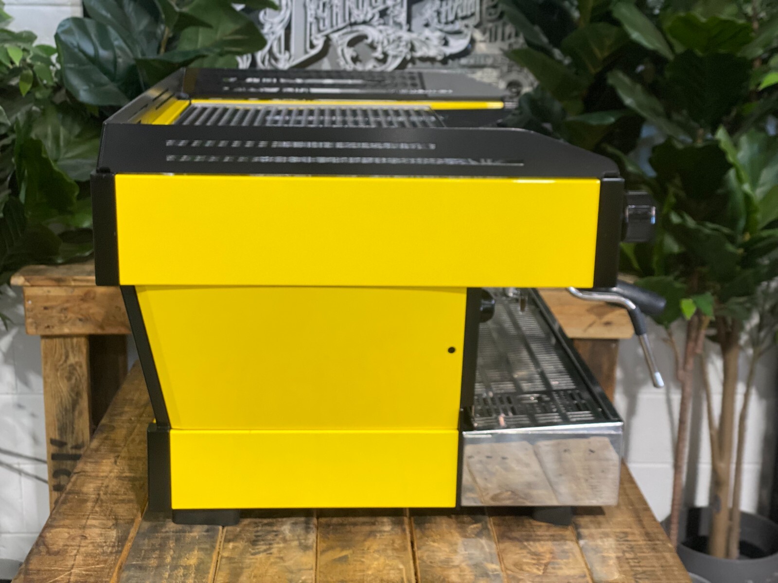 LA MARZOCCO LINEA PB 2 GROUP ESPRESSO COFFEE MACHINE YELLOW & BLACK COMMERCIAL