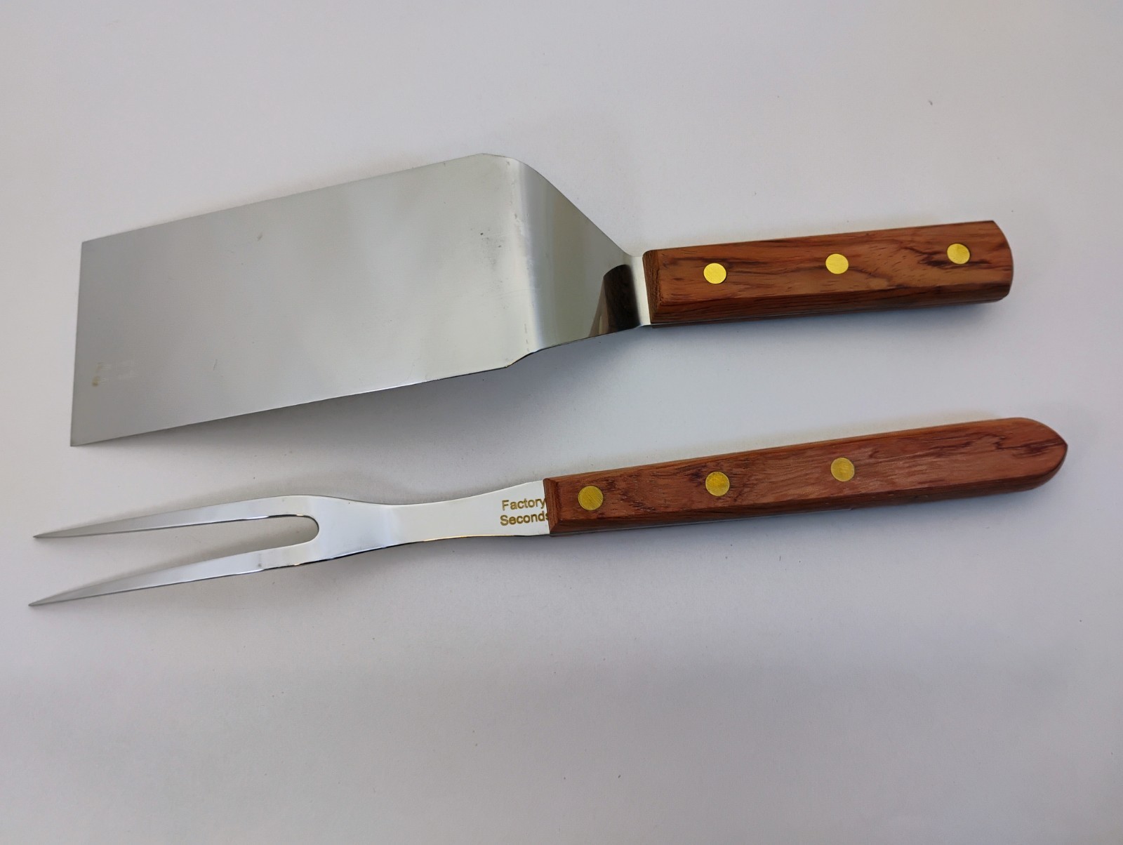 Dexter USA 6X3 S8696 Hibachi Stainless Spatula & 13.5″ S2896 1/2 Fork Factory2nd