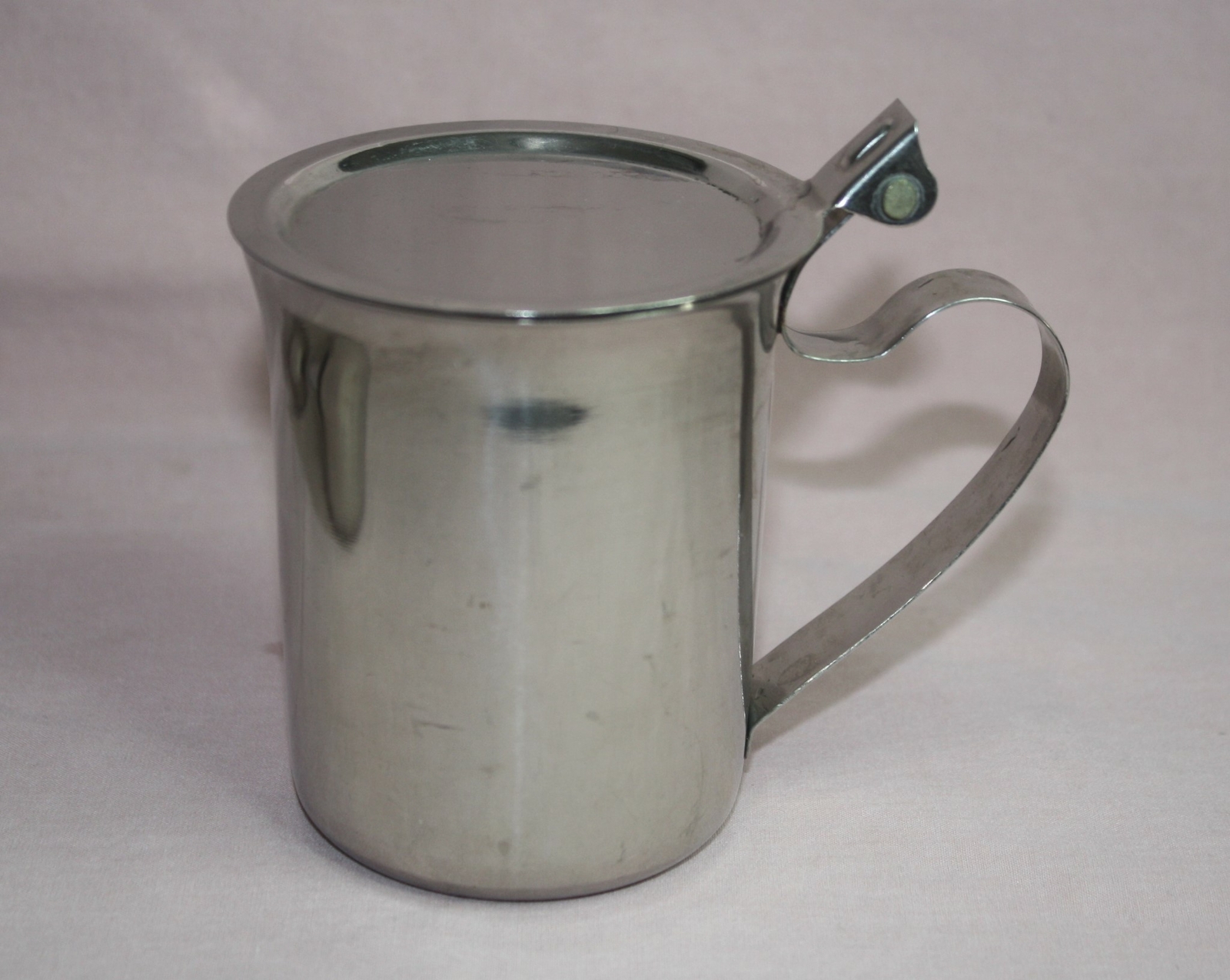 VINTAGE 4 RESTAURANT STAINLESS STEEL SYRUP PITCHERS / WATER POTS 8 OZ. INDIA
