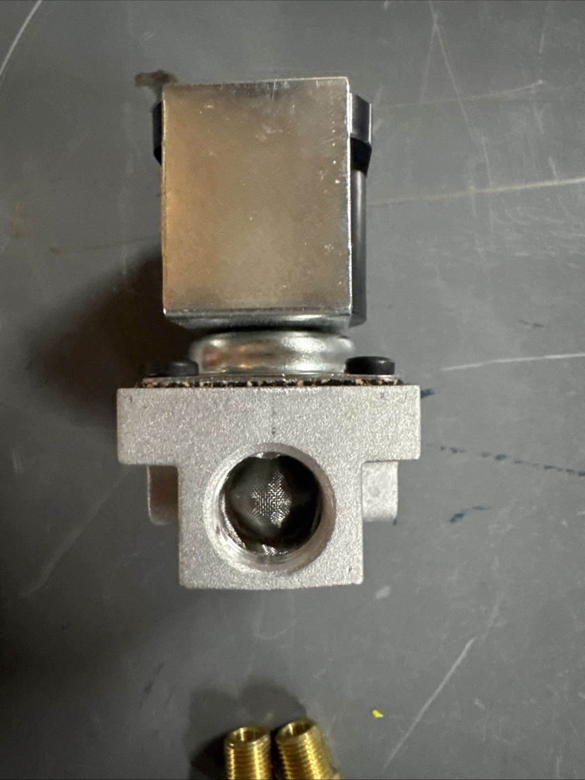 Gas Solenoid Valve 3/8″ FPT 110/120V American Range Cleveland Skillet 541026
