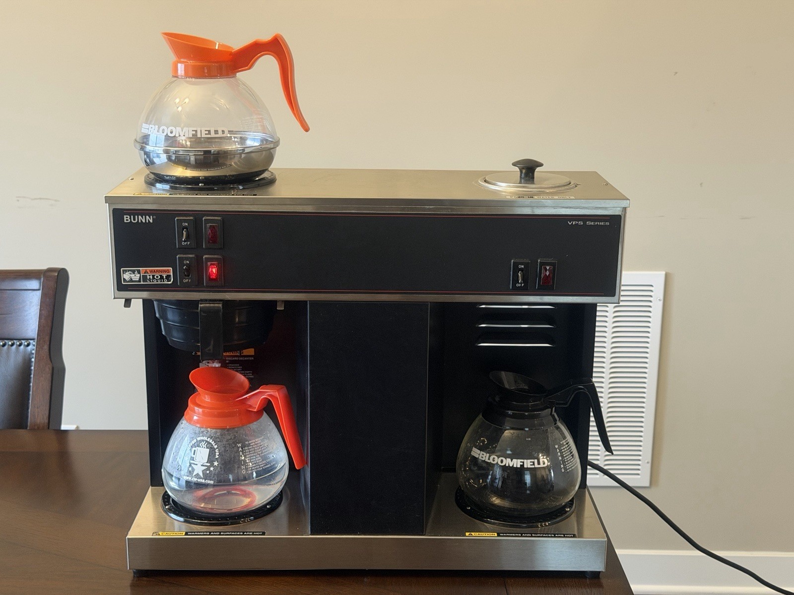 BUNN VPS 0048854 – 12 Cup Pourover Commercial Coffee Maker – 3 Warming Stations.