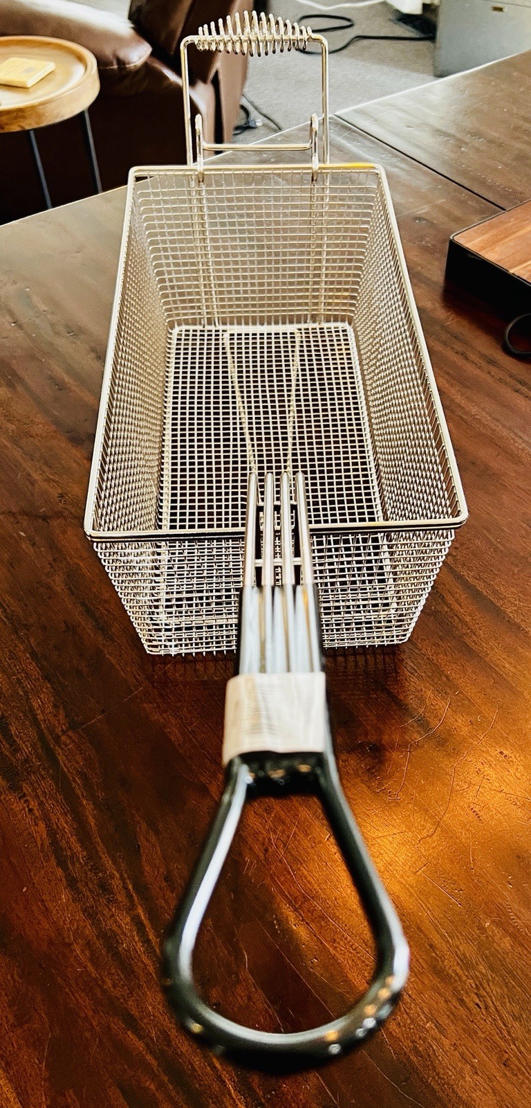 Commercial Grade 17″ × 9″ x 6″ Fry / Fryer Basket with Silicone Handle (NEW)