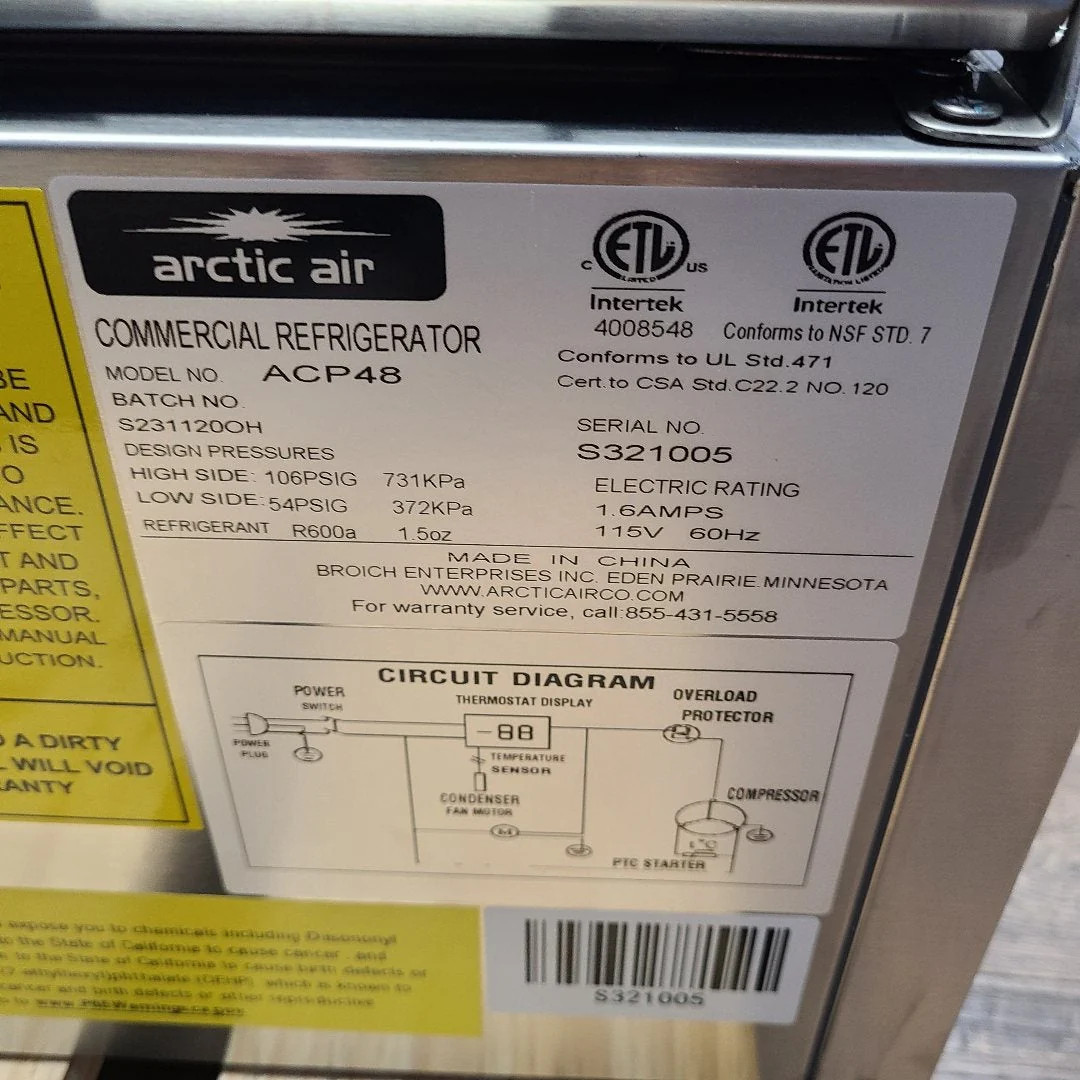 Arctic Air ACP48 48″ Refrigerated Countertop Prep Station (Scratch & Dent 1005)