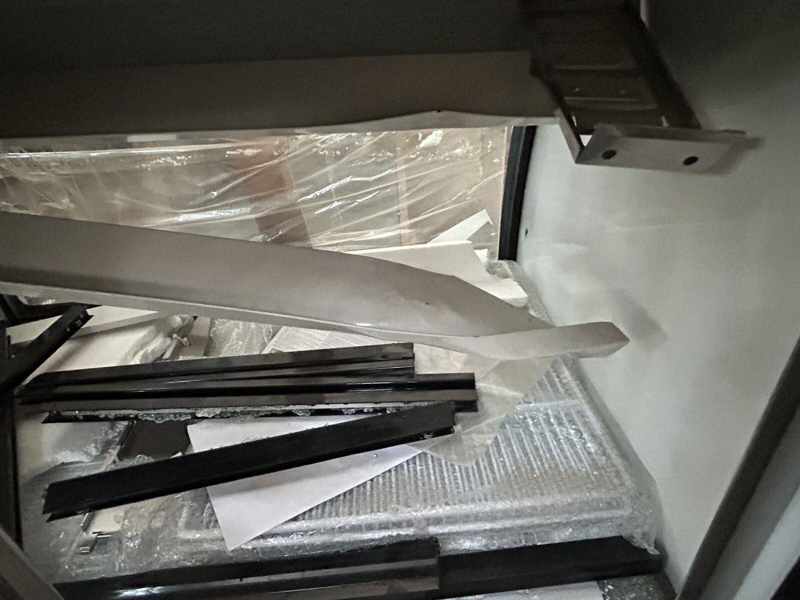 Xiltek 48″ Stainless Steel Commercial Curved Glass Refrigerated Deli Case