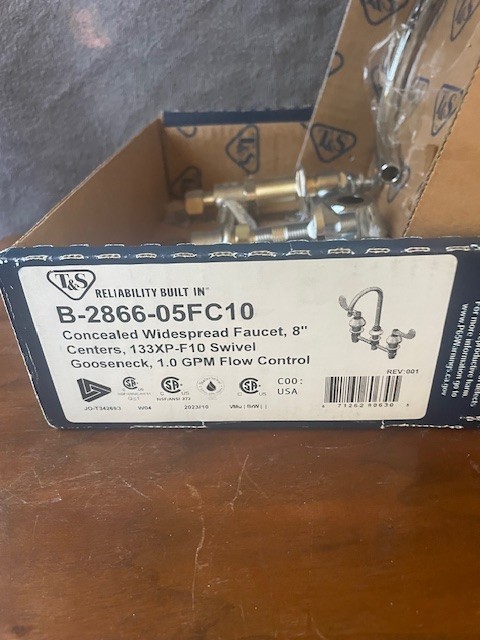 NEW T&S BRASS B-2866-05FC15 CONCELAED WIDESPREAD FAUCET 8″ Please look at handle