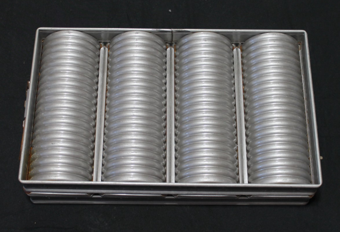 Chicago Metallic 48514 Crimped Round Bread Pan Set, Makes (4) 10″ Made In USA