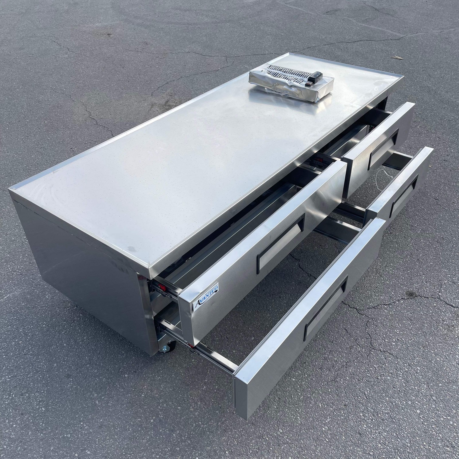 AVANTCO 4-drawer Refrigerated Chef Base 84”x32”x26 Stainless Steel 178CBE84HC