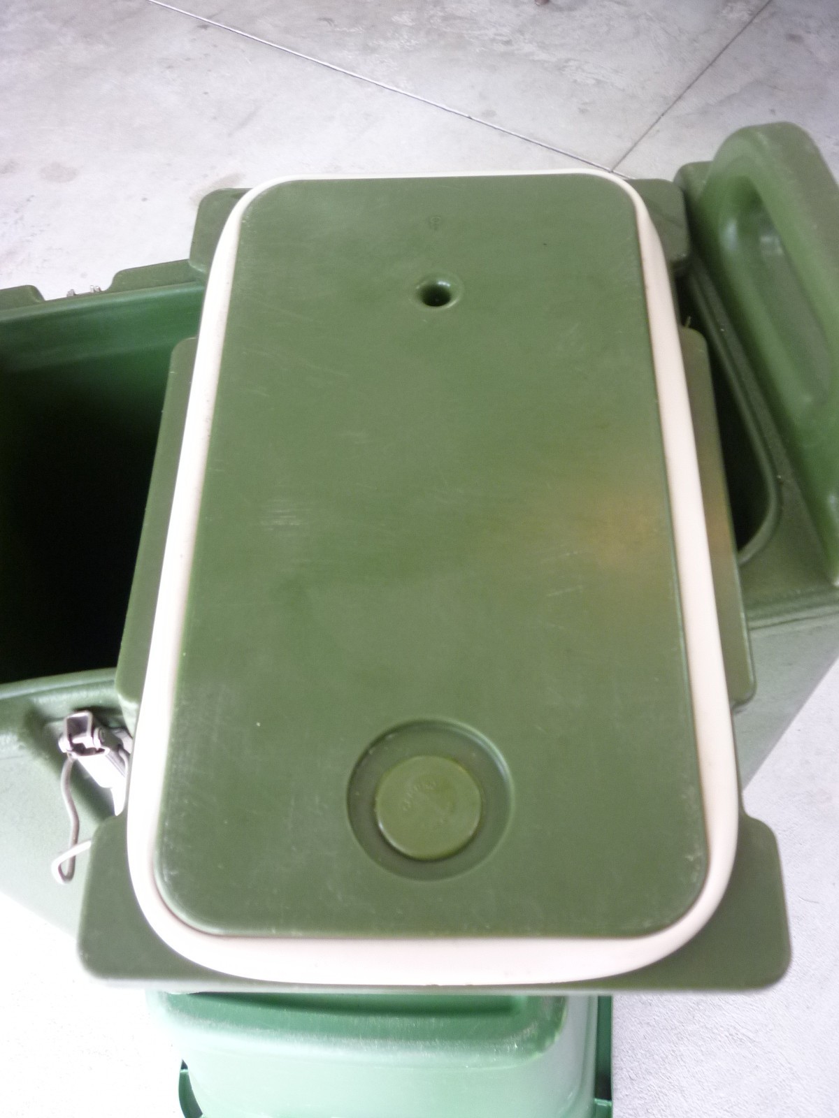 Green Cambro Drink Container Derver Insulated 26F03
