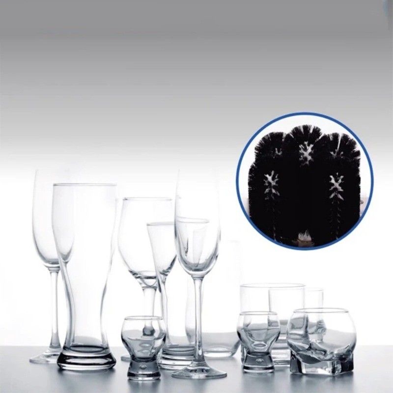 High-efficiency cleaning of small, semi-automatic wine glasses and beer mugs