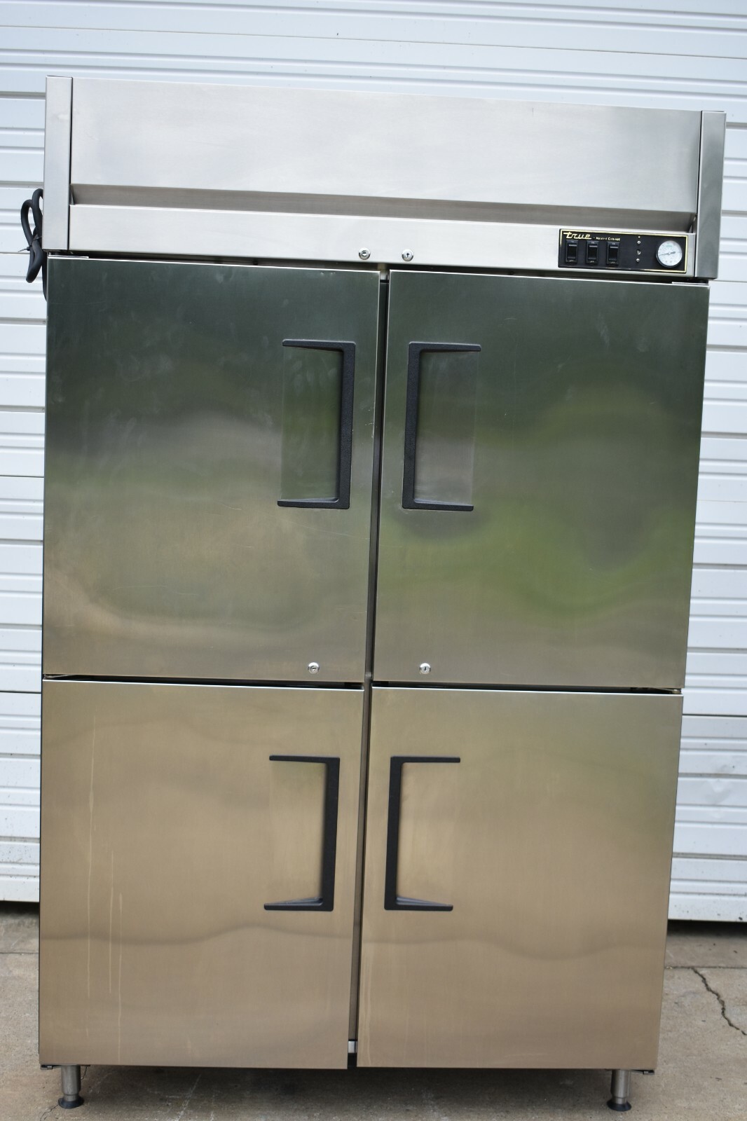 TRUE TA2HPT-4HS-4HG FULL HEIGHT 8 DOORS PASS THRU INSULATED HEATED CABINET