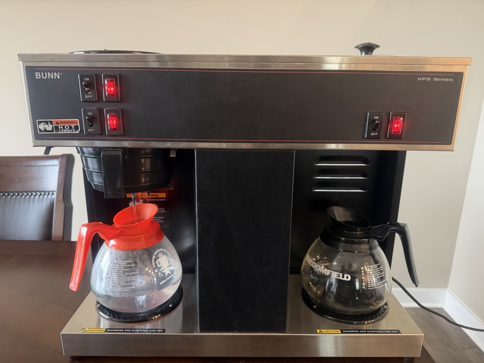 BUNN VPS 0048854 – 12 Cup Pourover Commercial Coffee Maker – 3 Warming Stations.