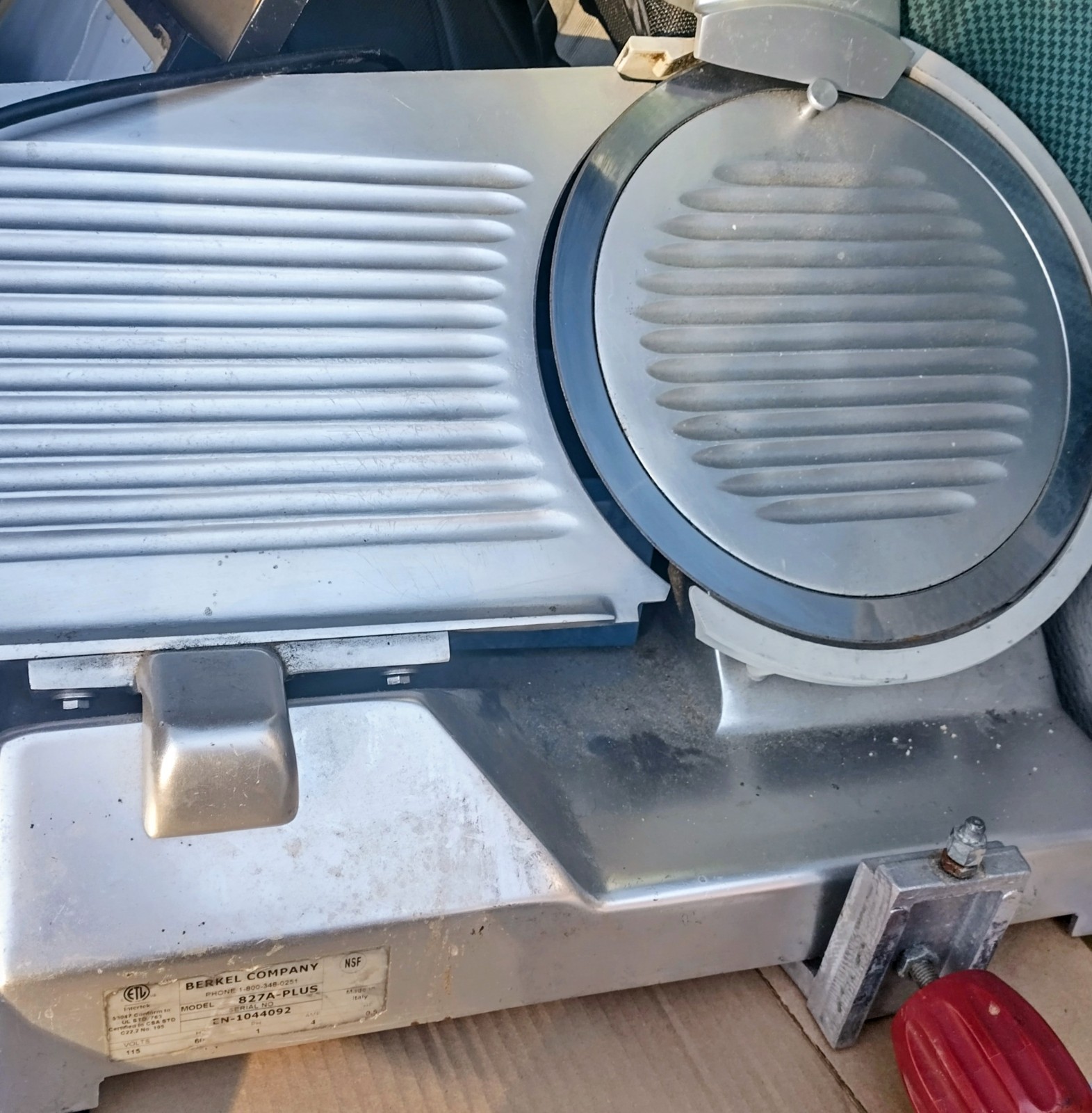 Berkel 827 A plus Commercial 12” Meat & Cheese kitchen slicer / italian