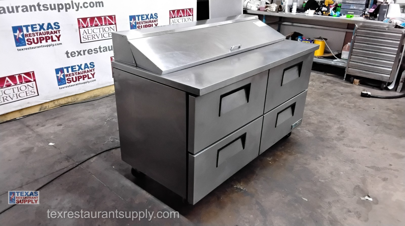 True TSSU-60-16D-4-HC 60″ Refrigerated Sandwich Prep Table with 4 Drawers