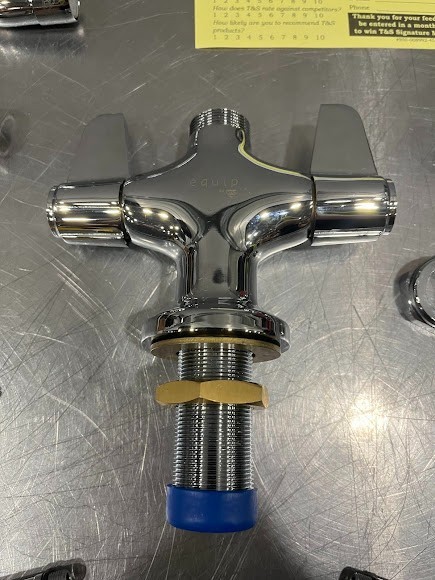 T&S Deck Mount Single Hole Faucet with 8 1/8″ Swing Nozzle and Lever Handles