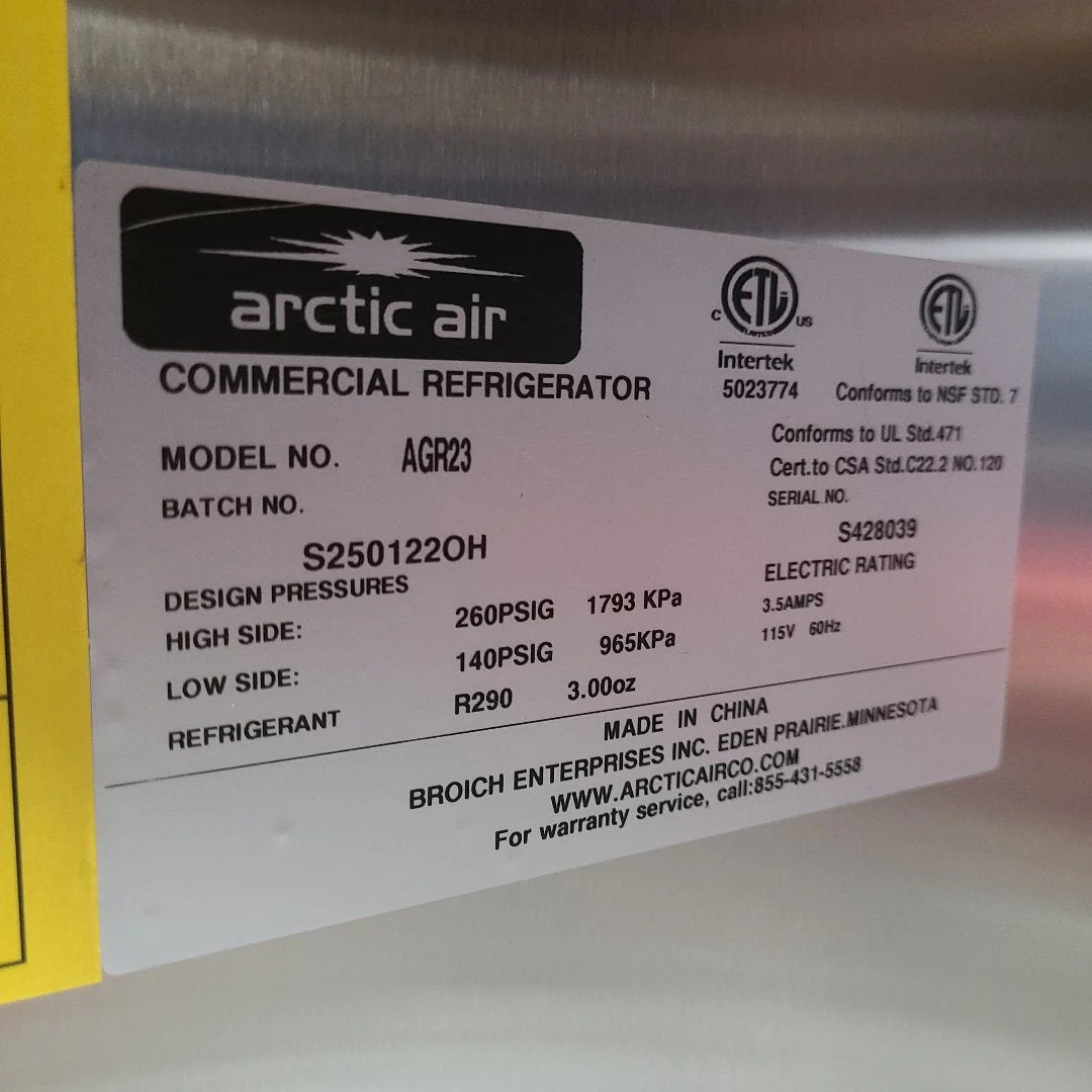 Artic Air AGR23 27″ 1-Glass Door Reach-In Refrigerator (Scratch & Dent 8039)