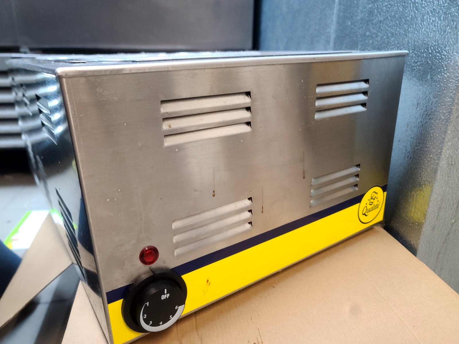 Full Size Food Warmer Lightly Used with 3 Containers And 3 Ladles