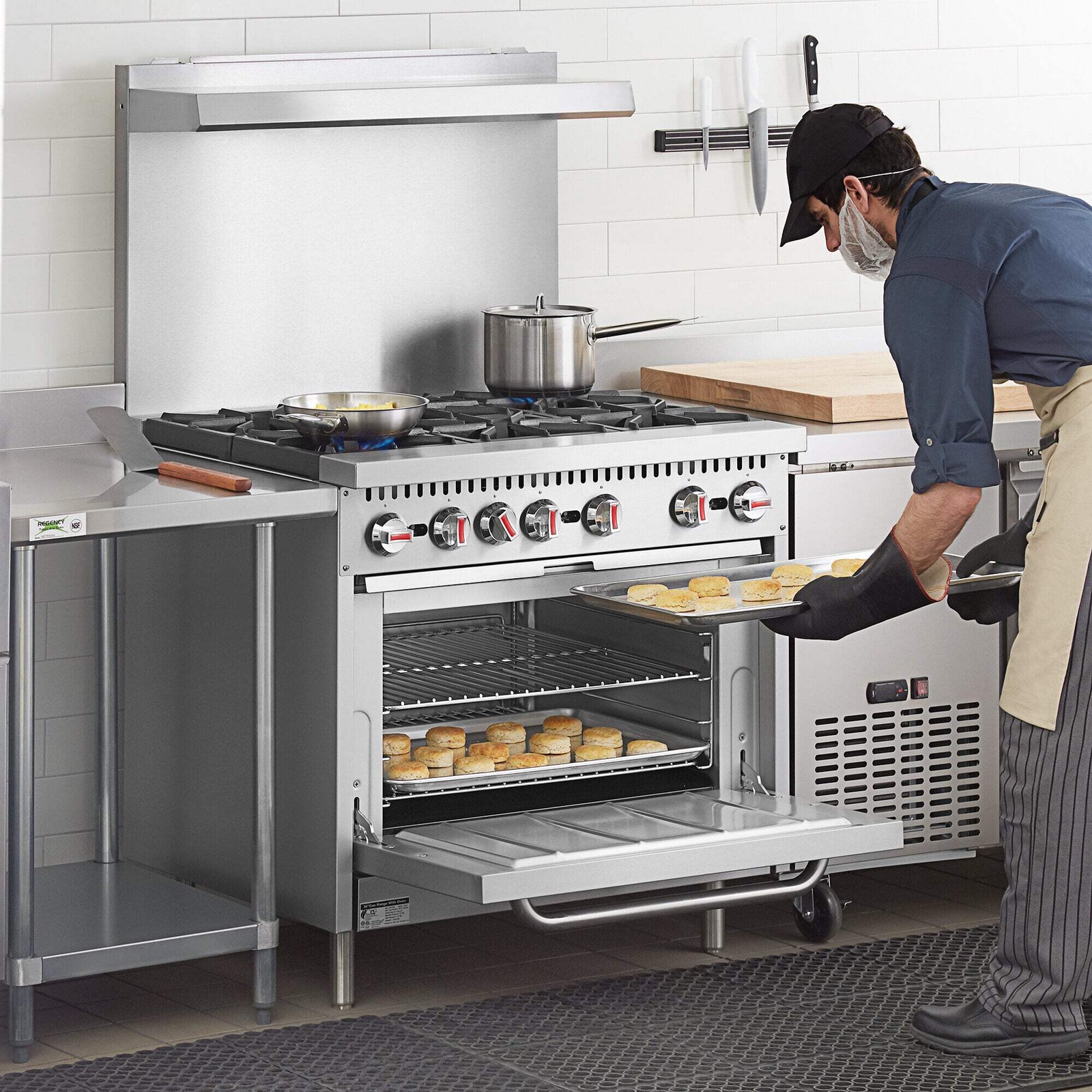 Natural Gas 6 Burner 36″ Range with Standard Oven – 210,000 BTU
