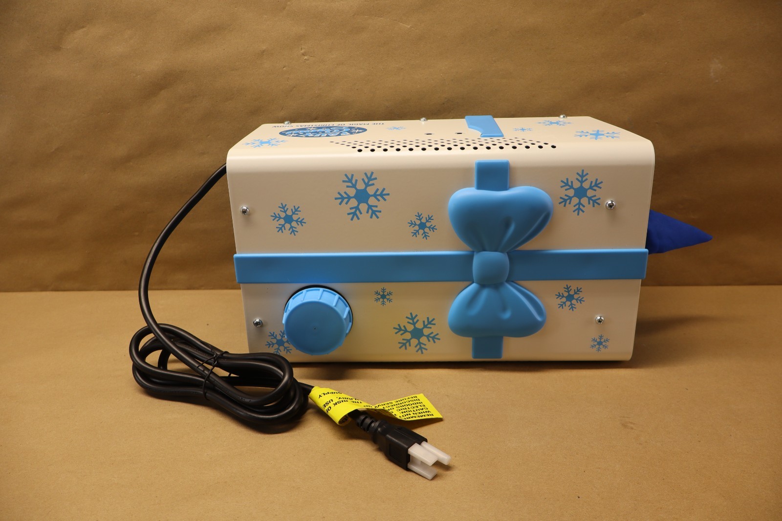 Christmas Corded Electric Faux Snow Blowing Machine 800 W Easy to Use with Timer