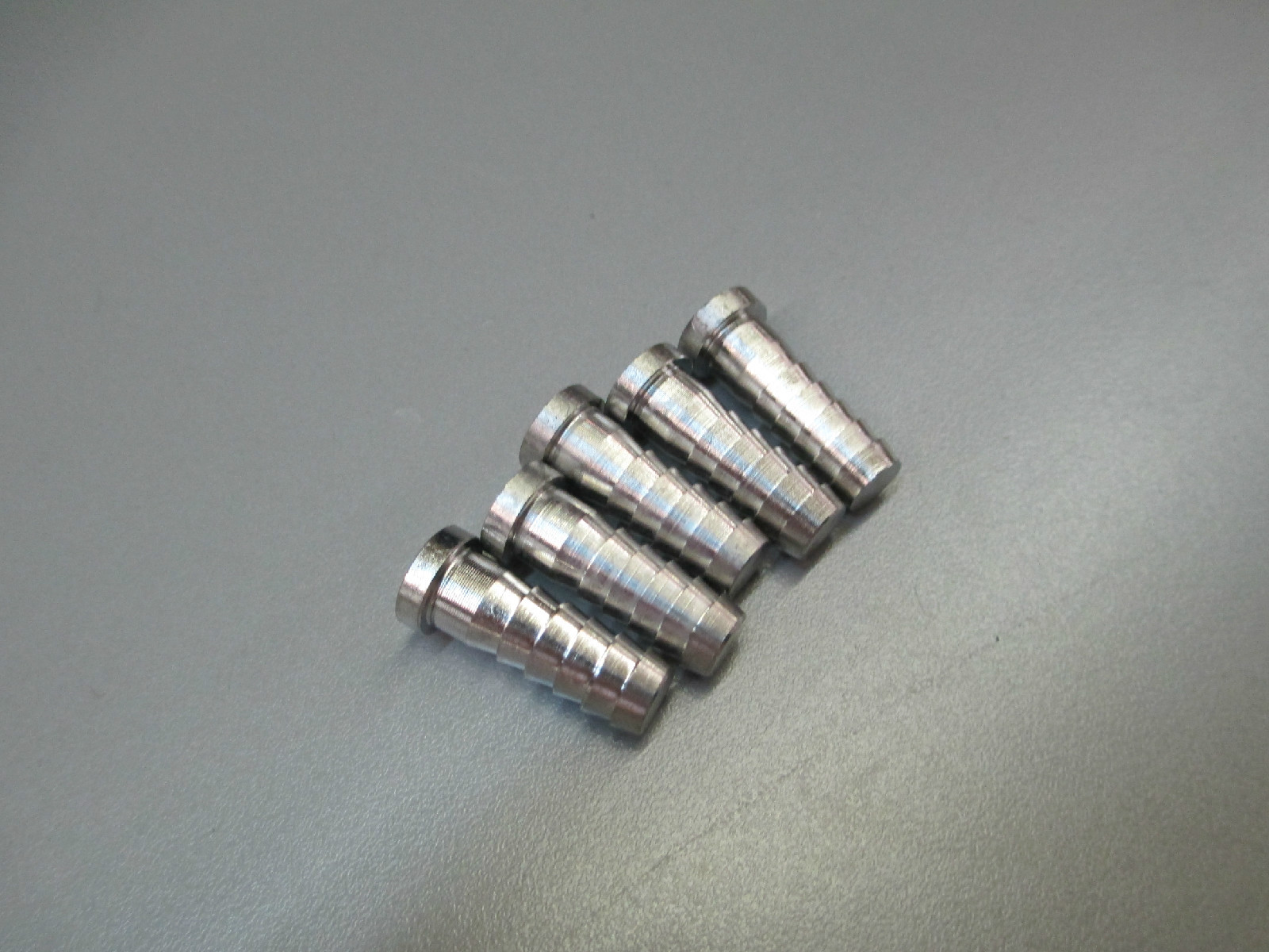 (5) 1/4″ BARB PLUGS. STAINLESS STEEL FITTINGS 1002119