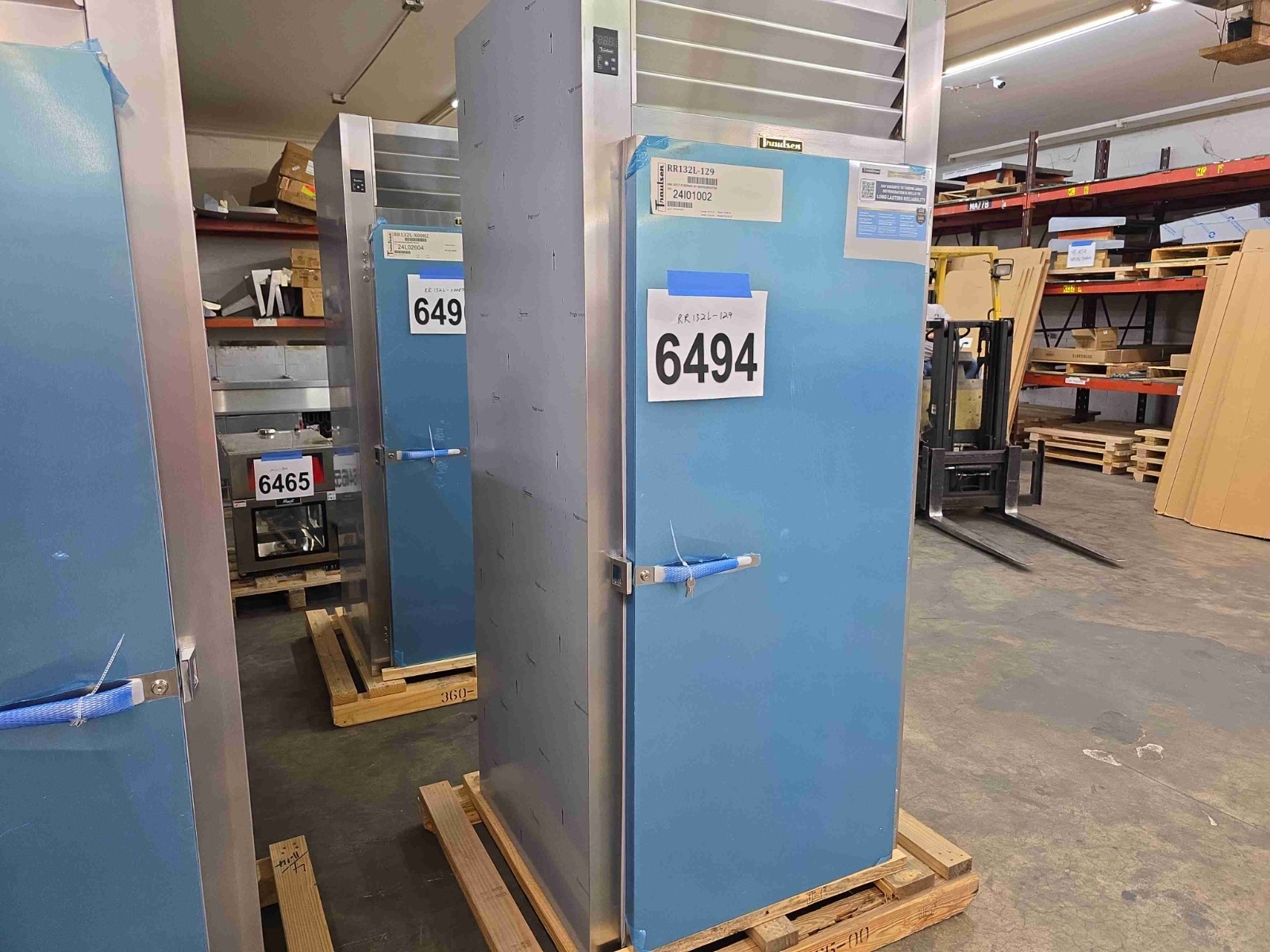 6494 New Old Stock Traulsen – Keg Cooler – 1-Door Cooler Roll In RRI132HUT-FHS
