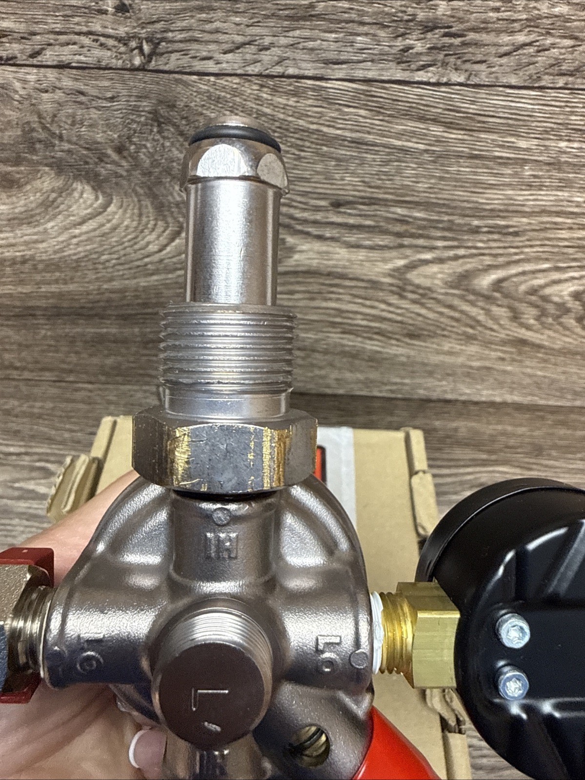 Micro Matic Premium Plus High Pressure Regulator Double Gauge Nitrogen 942BN-PP