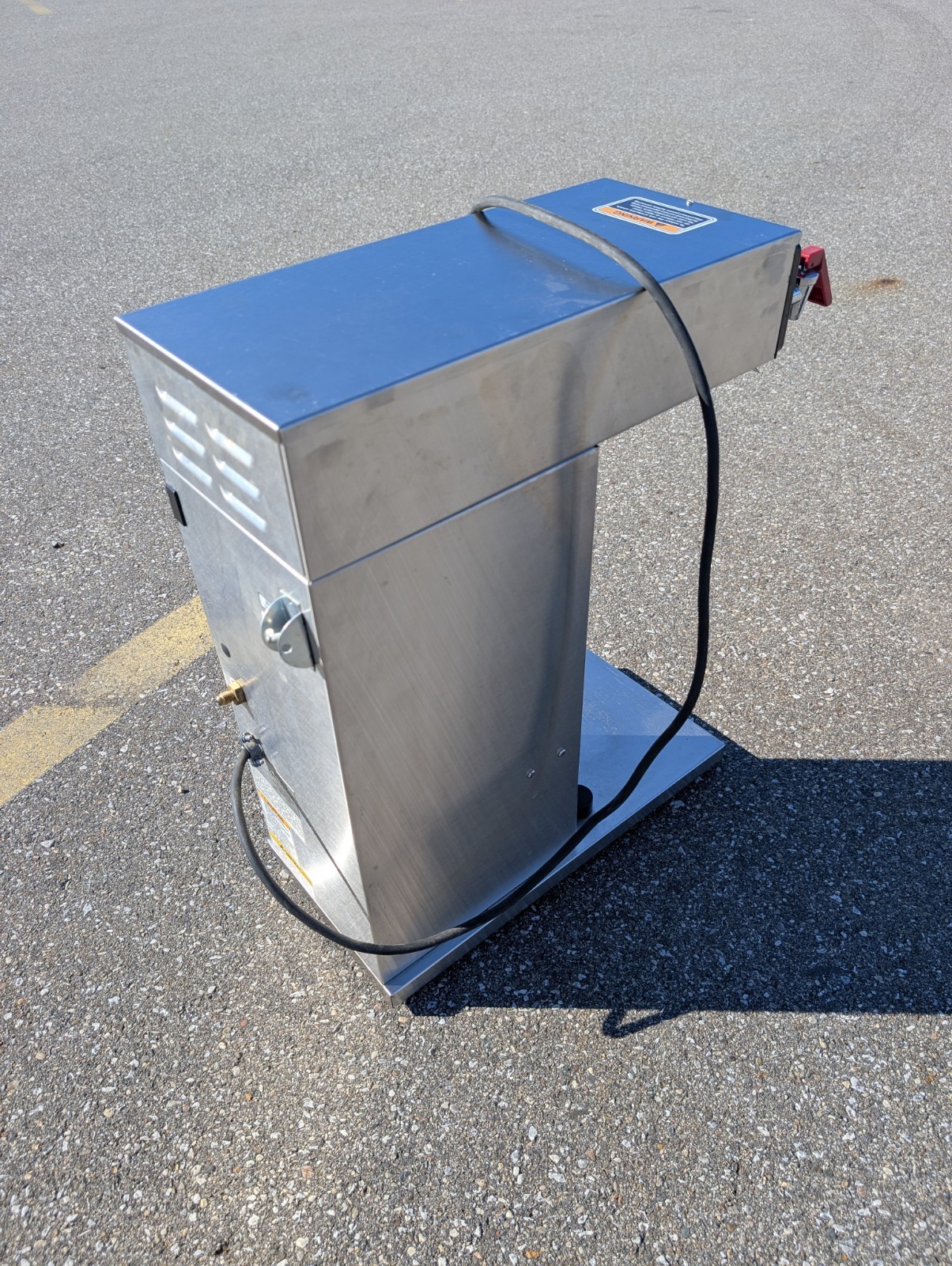 BUNN AXIOM DV APS Commercial Coffee Brewer 120V Digital Airpot Brewer 38700.1010