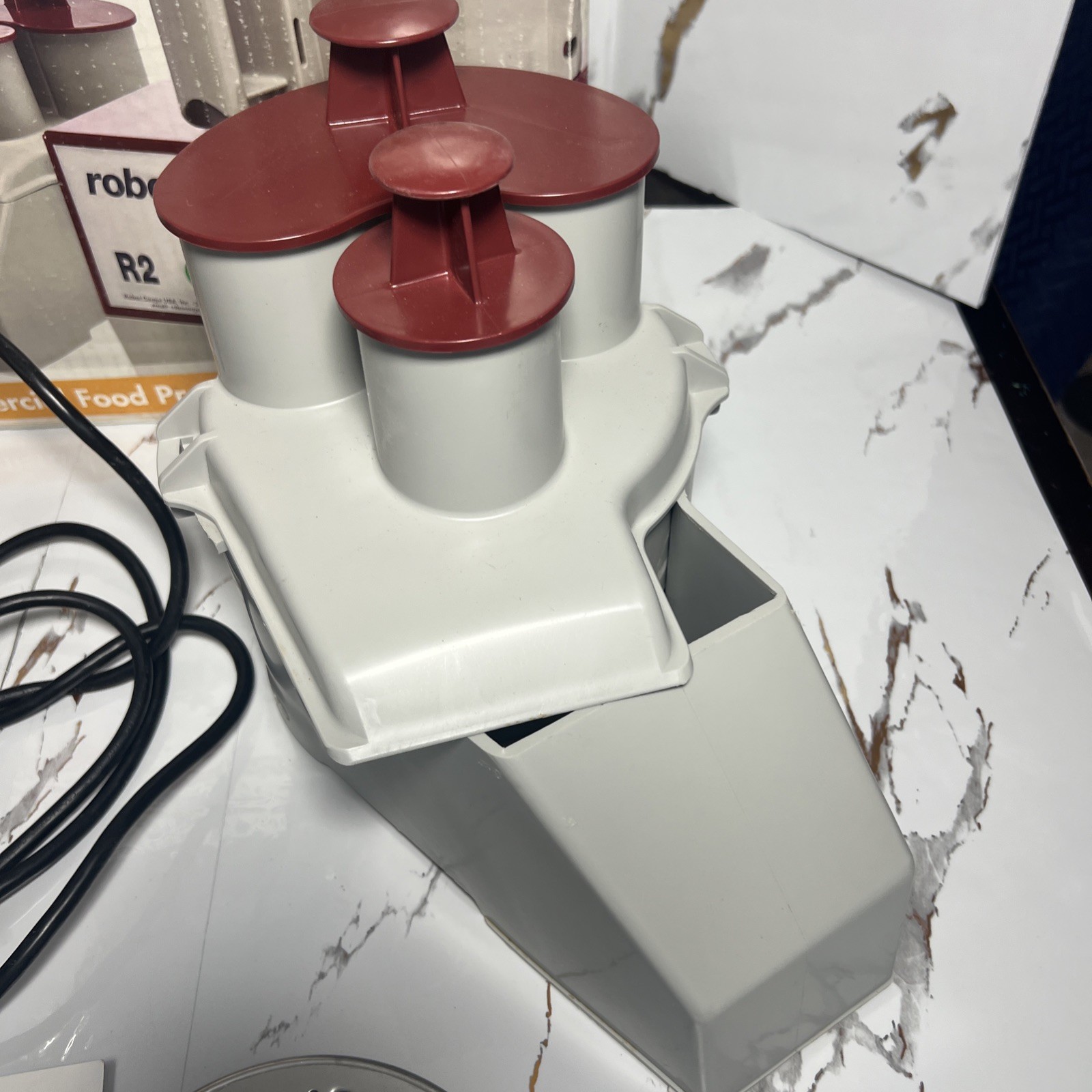 Robot Coupe R2 N Food Processor with Continuous Feed And Discs / Combination