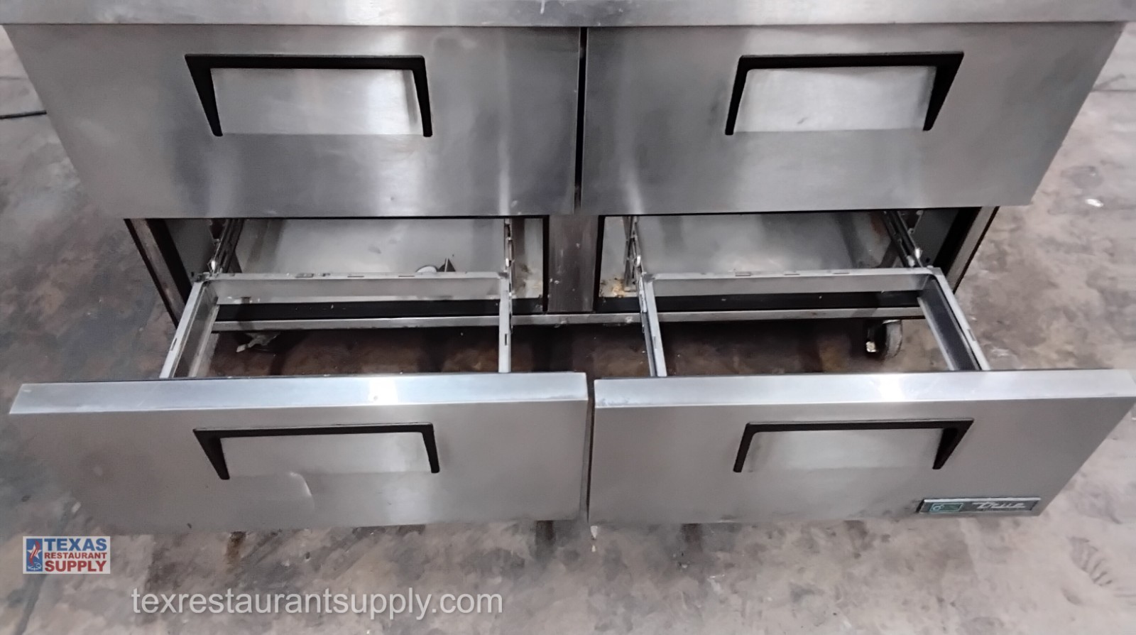 True TSSU-60-16D-4-HC 60″ Refrigerated Sandwich Prep Table with 4 Drawers