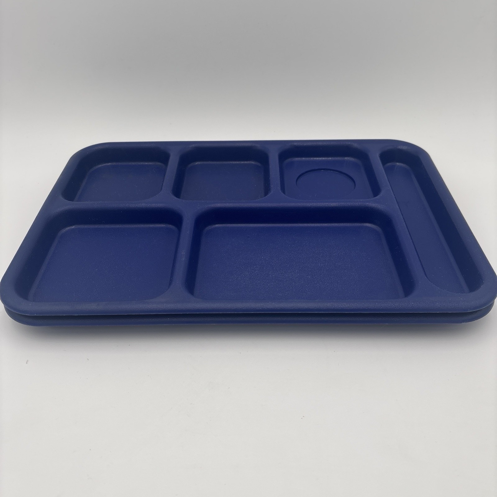 2 pcs Cambro Blue 6 Compartment Divided Food Tray Cafeteria School Lunch 10146CW