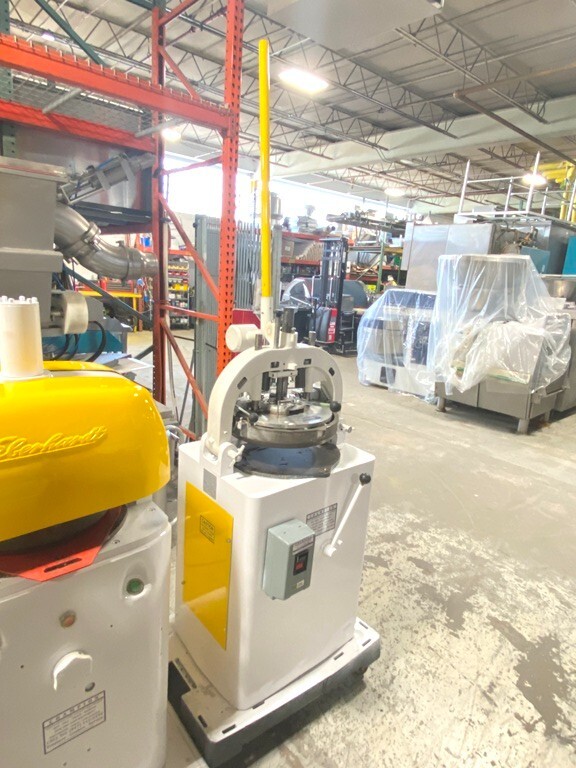 Dough Divider & Rounder/ Nussex / Eberhardt Model P7U Semi Automatic 26 Cut