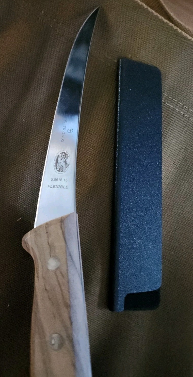 New Victorinox 5.6616.15 6″ Narrow Flexible Curved Boning Knife Wood Handle