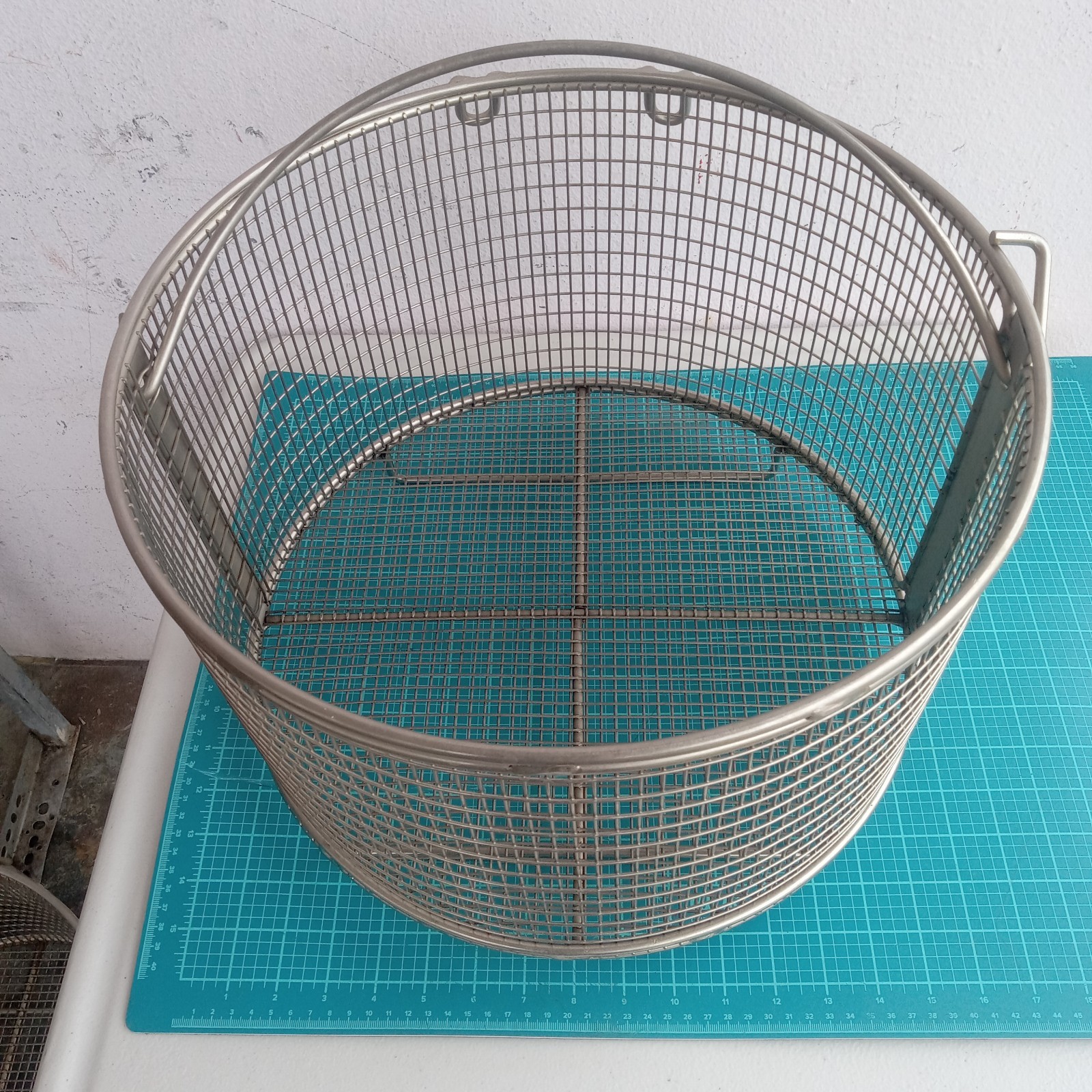 Big Fryer Round Basket – Size 15x15x9 Inches «Weighs 7 Pounds»
