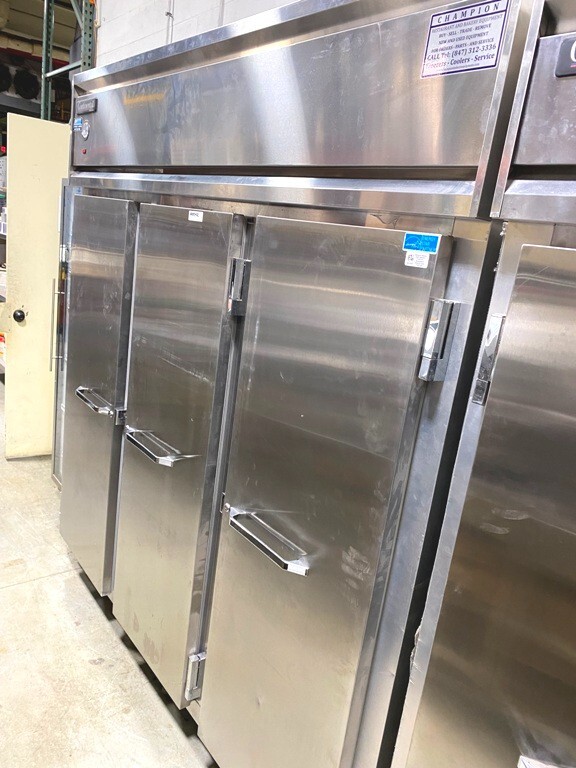 Freezer/ Continental Model 3F / 3 Solid Door Freezer 78″/ 70 Cu. Ft. NEW