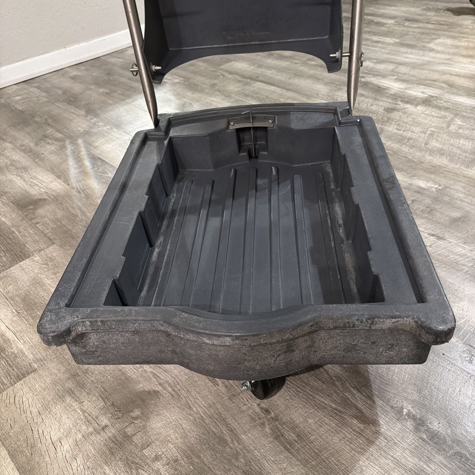 Follett 610-252-7301 smartCART 75 LBS. Ice transport cart 00112771