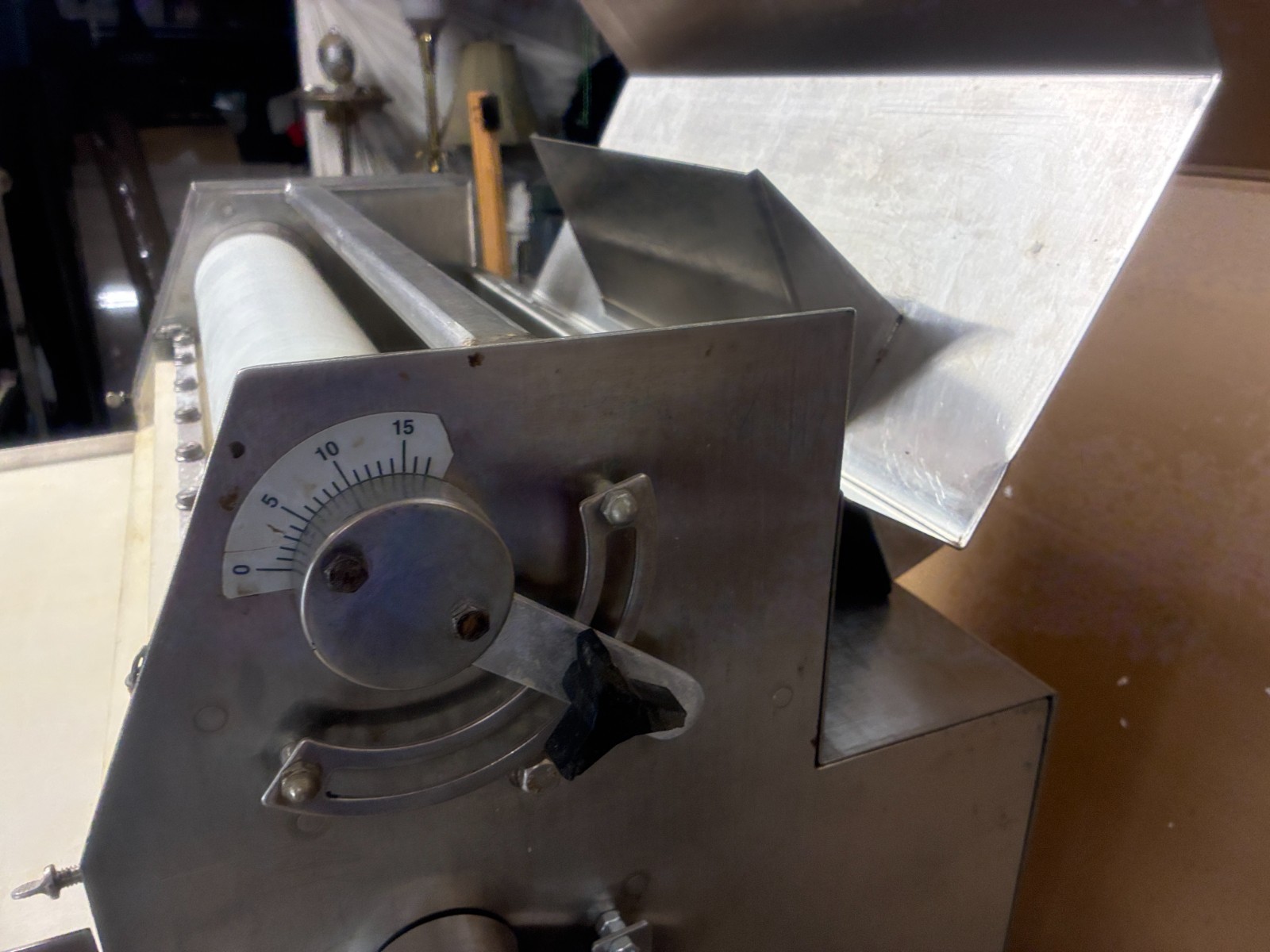read all…..SOMERSET 20 INCH DOUGH SHEETER. WORKING BUT NEEDS SOME WORK