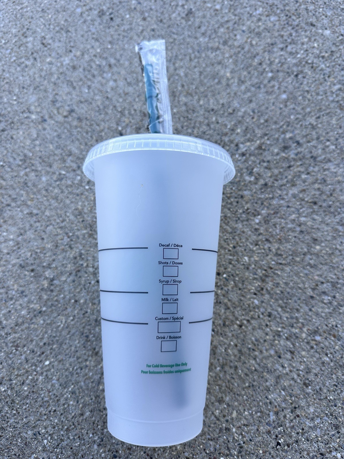 Starbucks 24 fl oz / 709 mL PET Plastic Cold Cup w/ Lid & Straw WA-98134