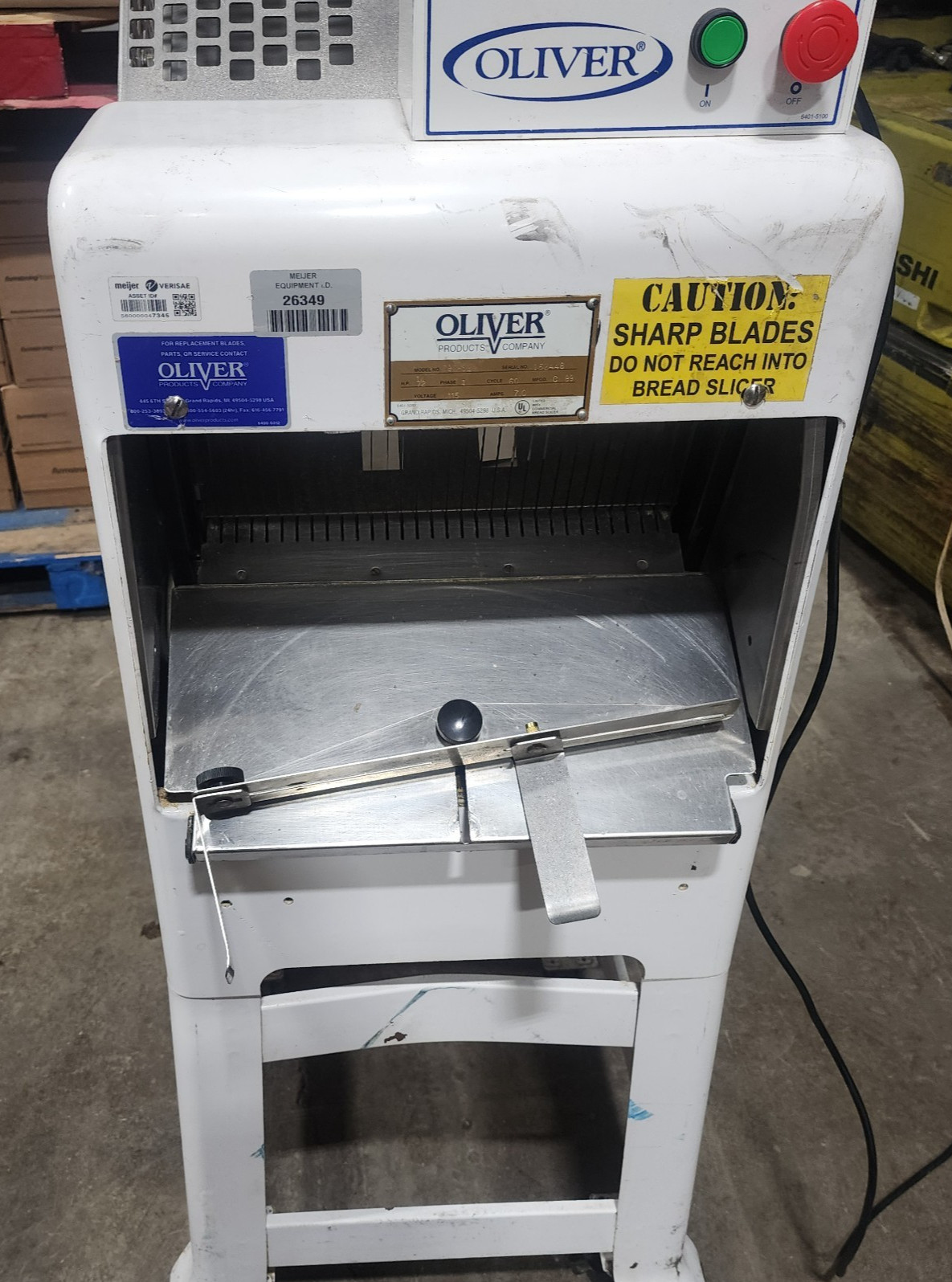Oliver 797-32 1/2″ Bread Slicer with Pro Guard System