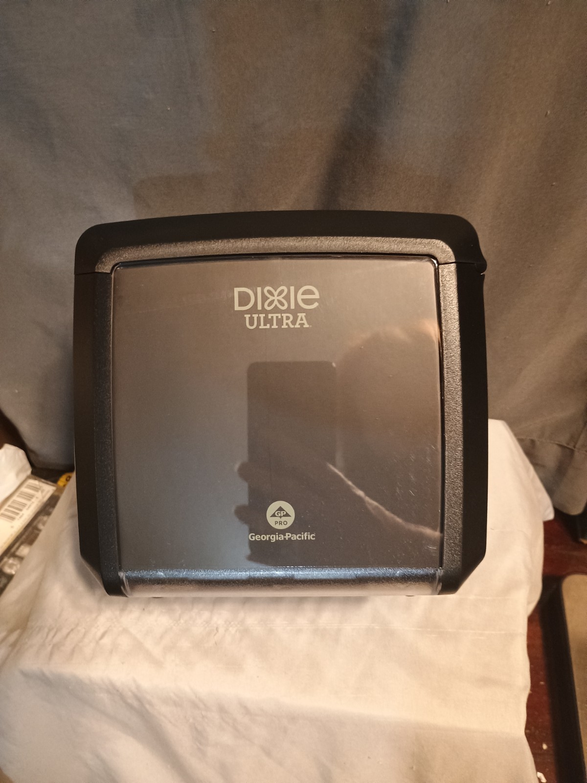 Napkin Dispenser Interfold Commercial Dixie Ultra Black 7.15″ tall 54527A