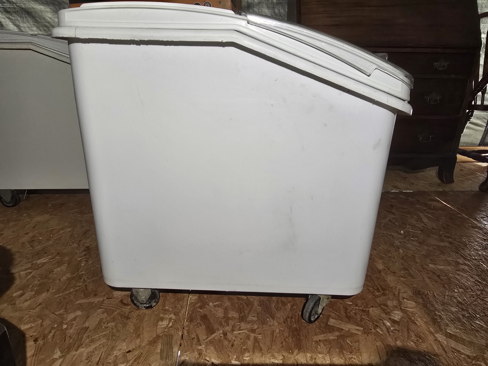 Baker’s Lane 21 Gallon / 335 Cup White Slant Top Mobile Ingredient Storage Bin