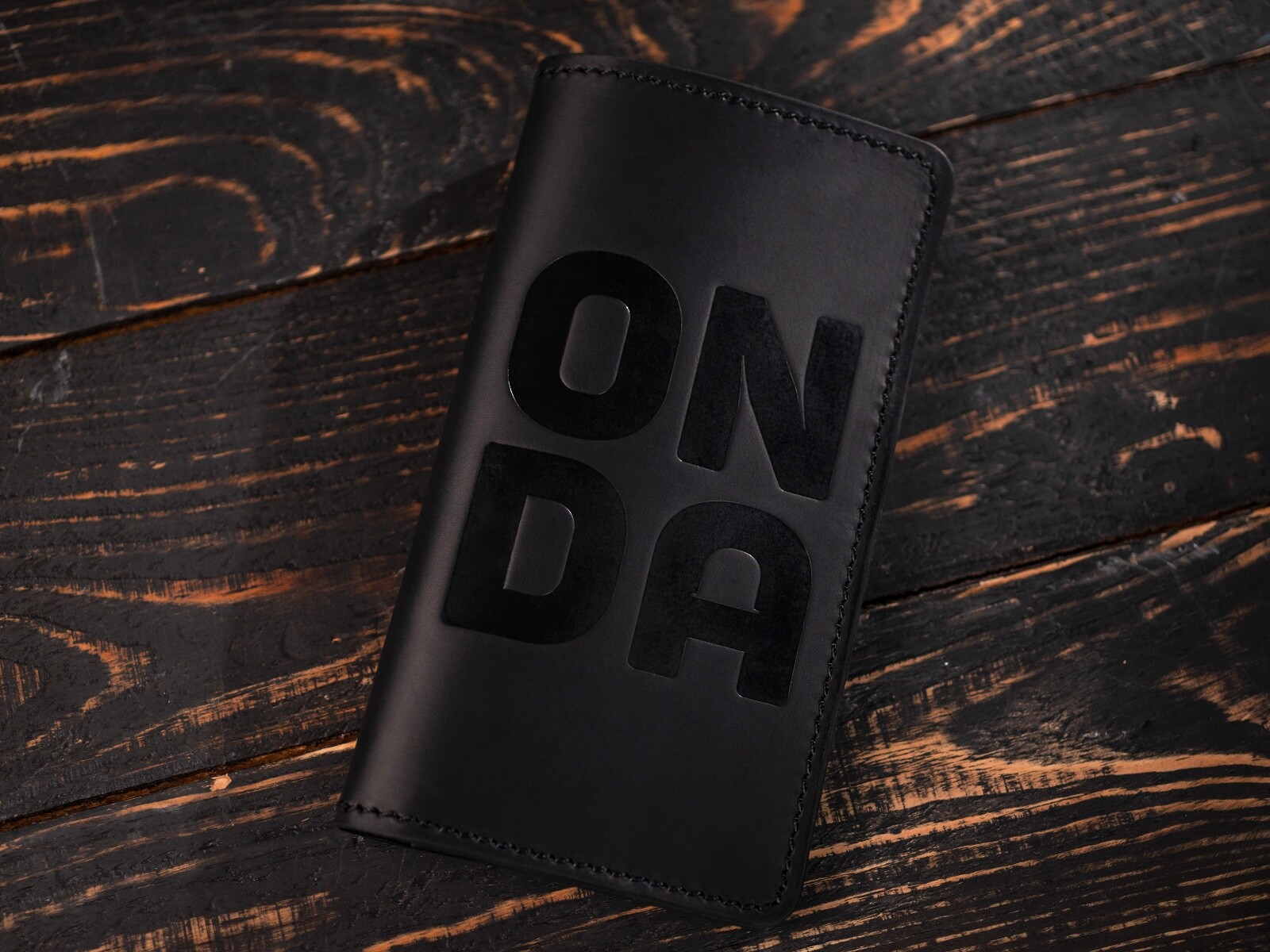 Leather check presenter Restaurant bill holder Guest presenter Check holder