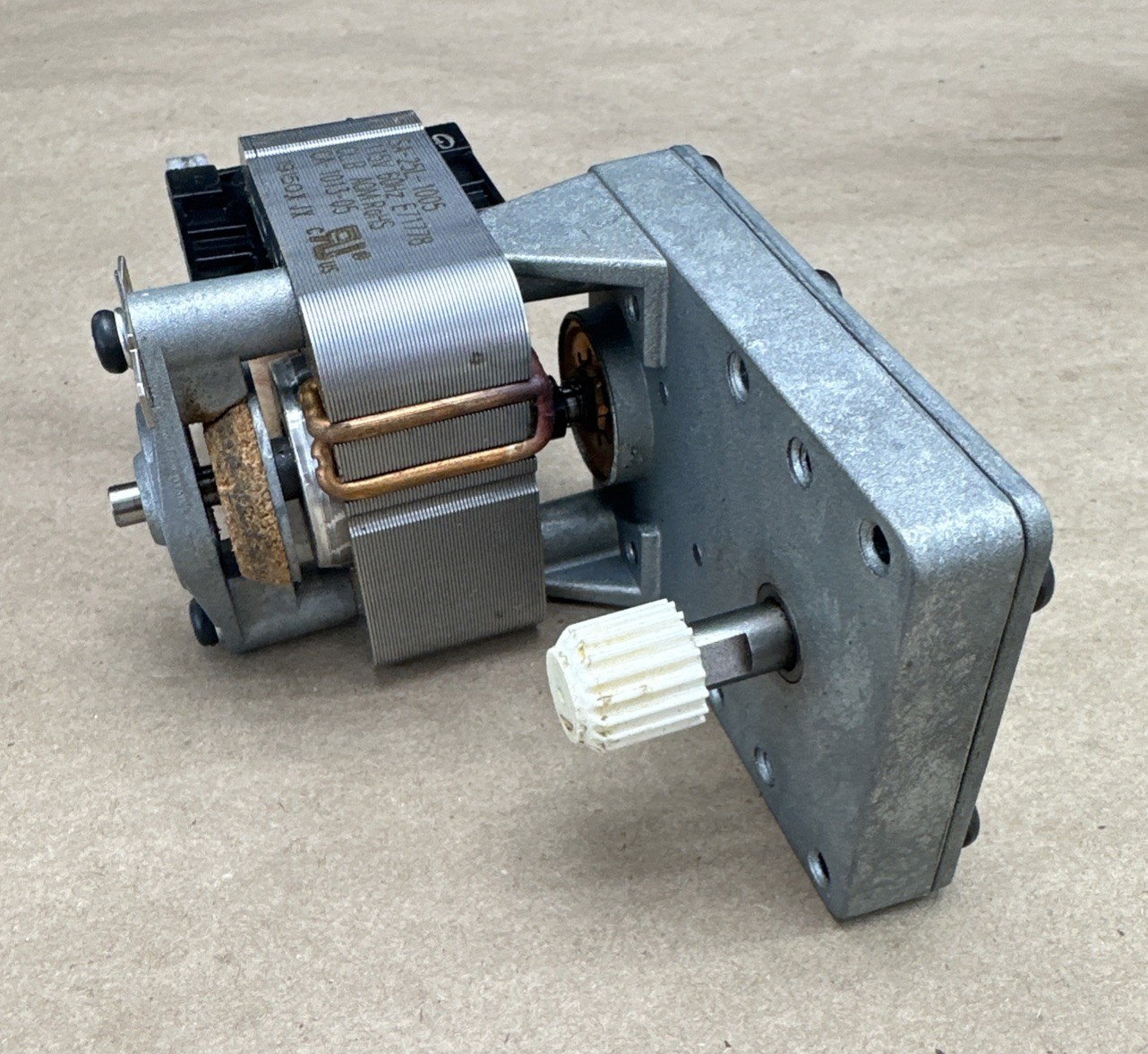 Wilbur Curtis Motor Gear Assembly With Brake CA-1013-05 115V 60Hz || NEW SURPLUS
