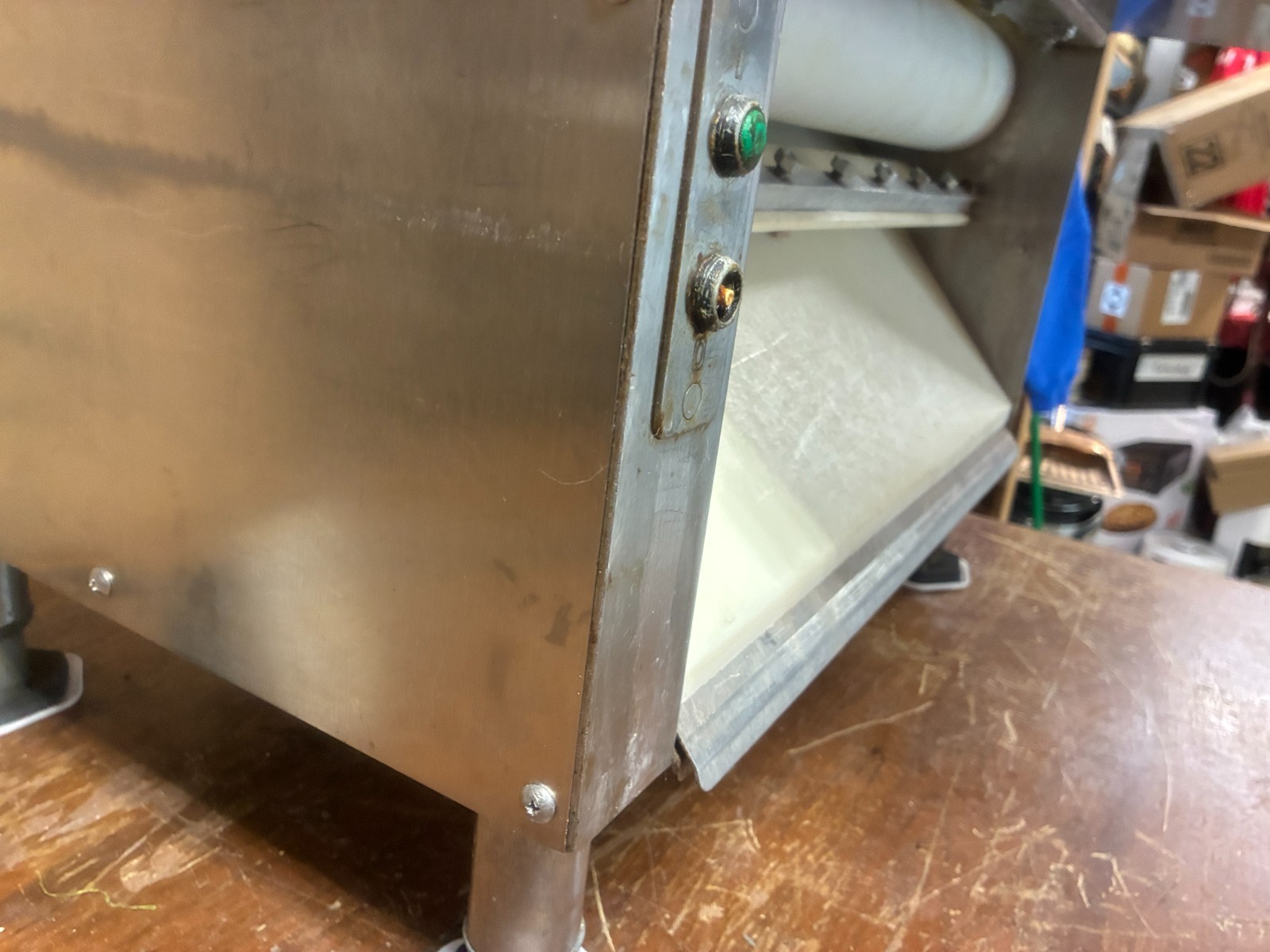 read all…..SOMERSET 20 INCH DOUGH SHEETER. WORKING BUT NEEDS SOME WORK