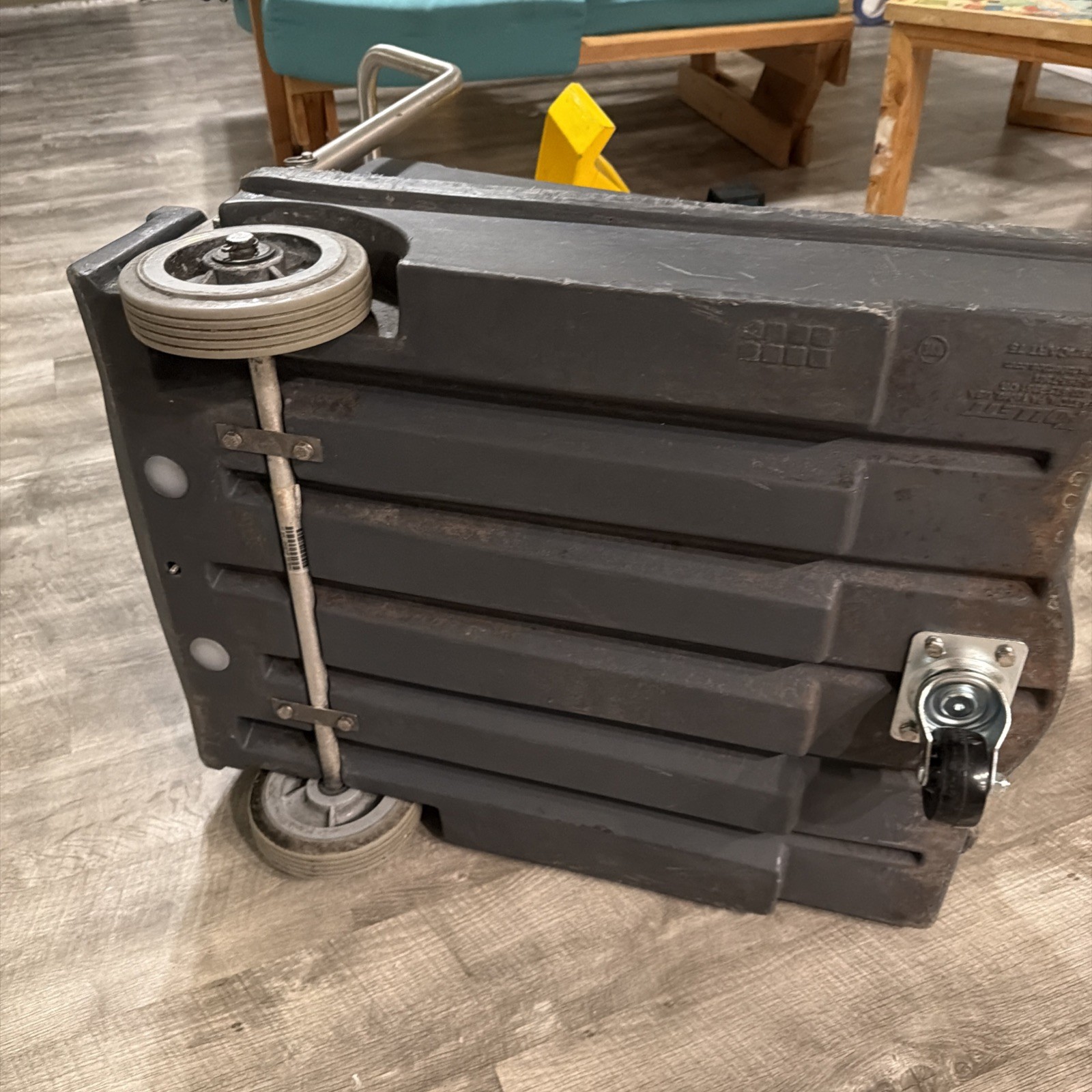 Follett 610-252-7301 smartCART 75 LBS. Ice transport cart 00112771
