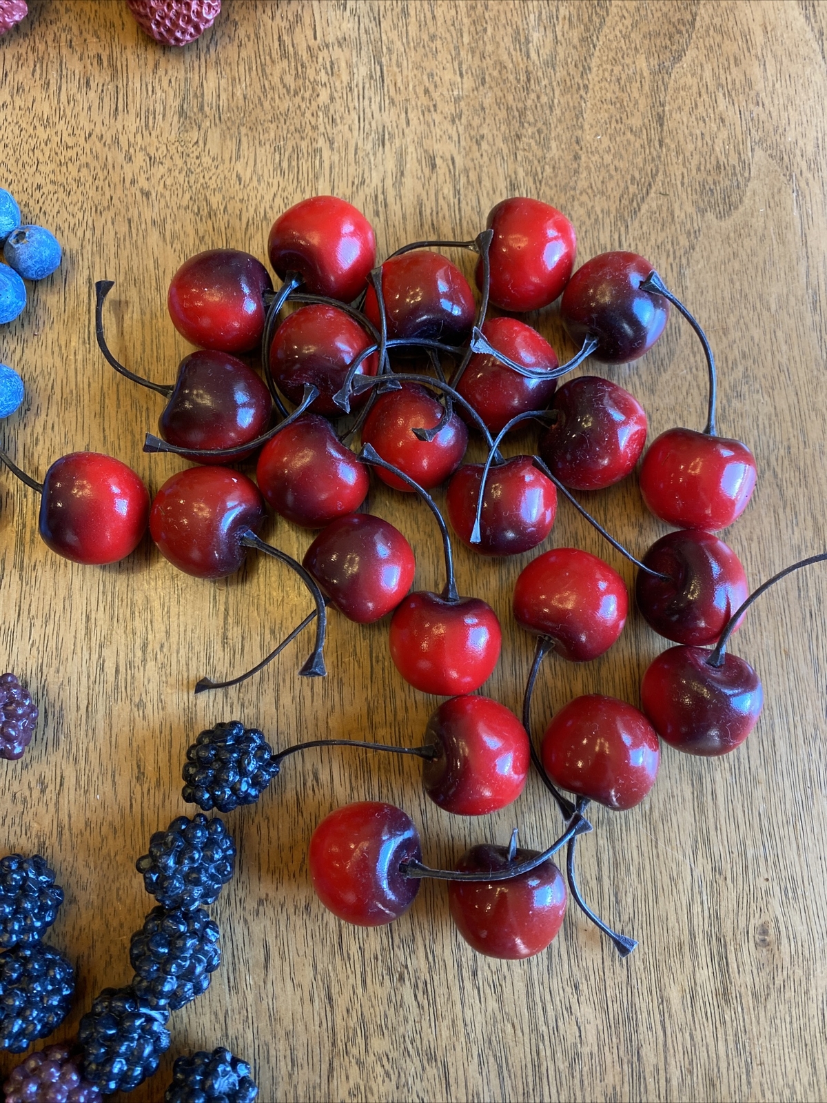 Ceramic Faux Cherries Strawberries Mixed Berries Made In Italy Movie Prop 192 Pc