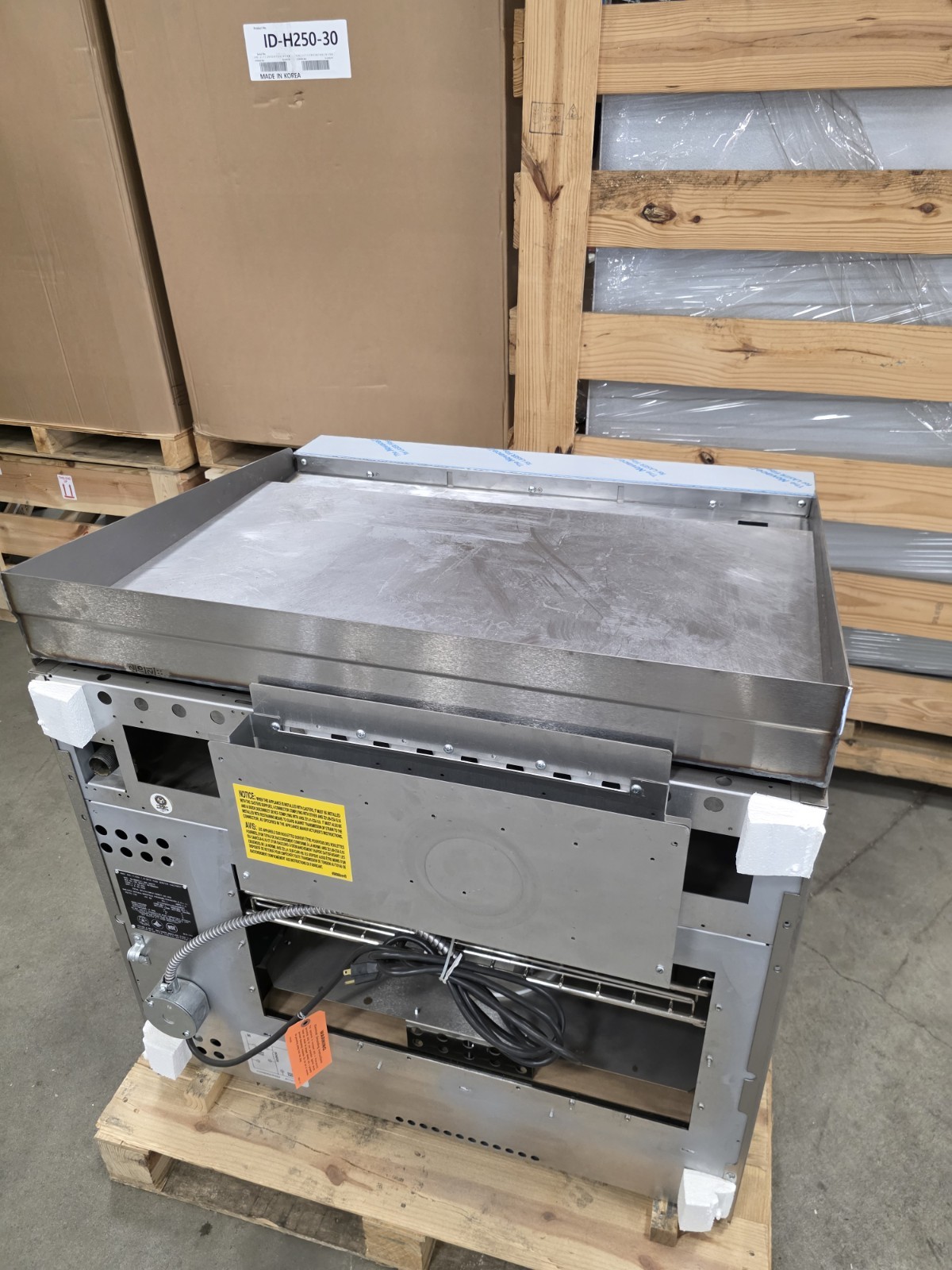 NEW Vulcan 36C-36GTN Natural Gas 36″ Thermostatic Griddle, Convection Oven