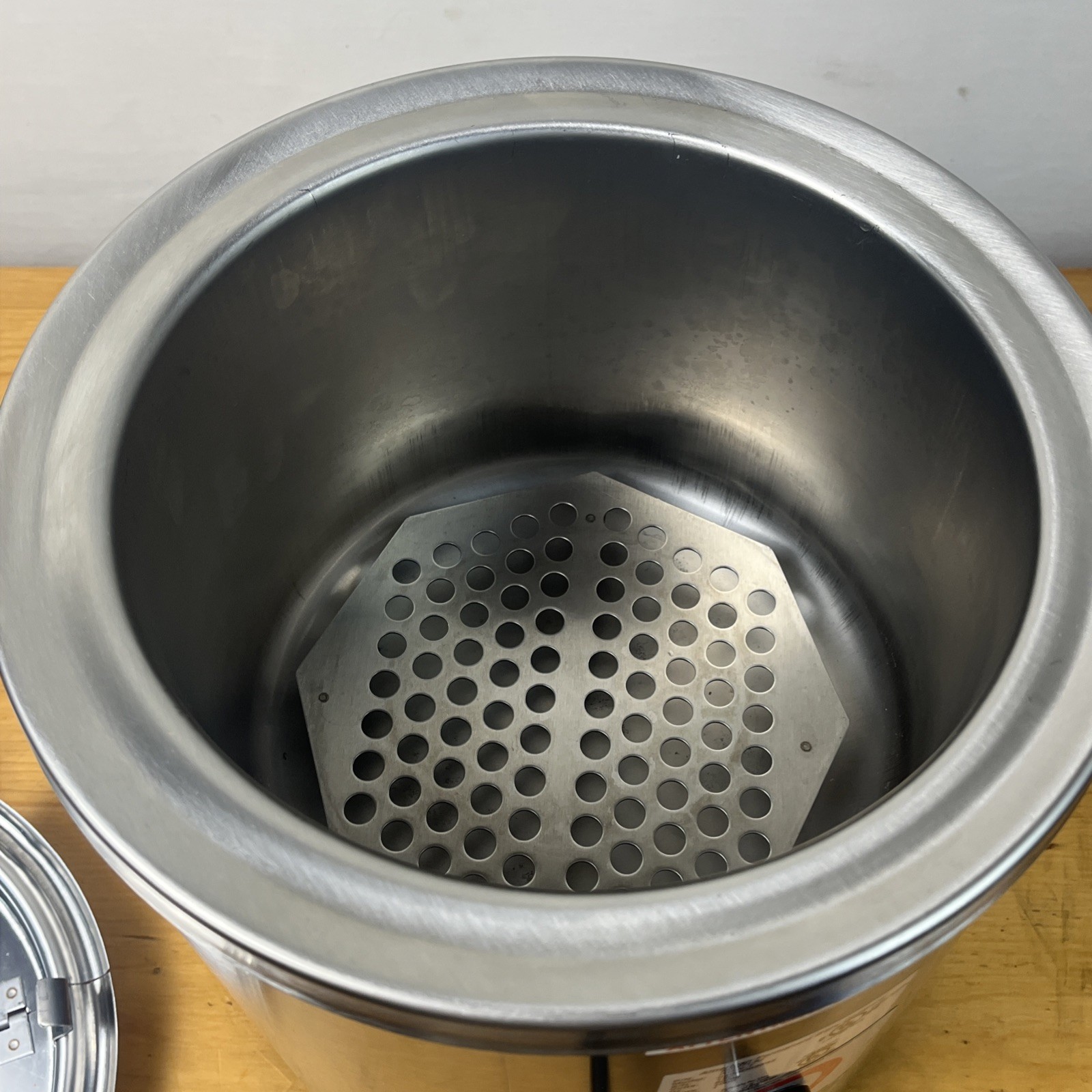 APW Wyott – RCW7 – 7 Qt Round Countertop Cooker/Warmer
