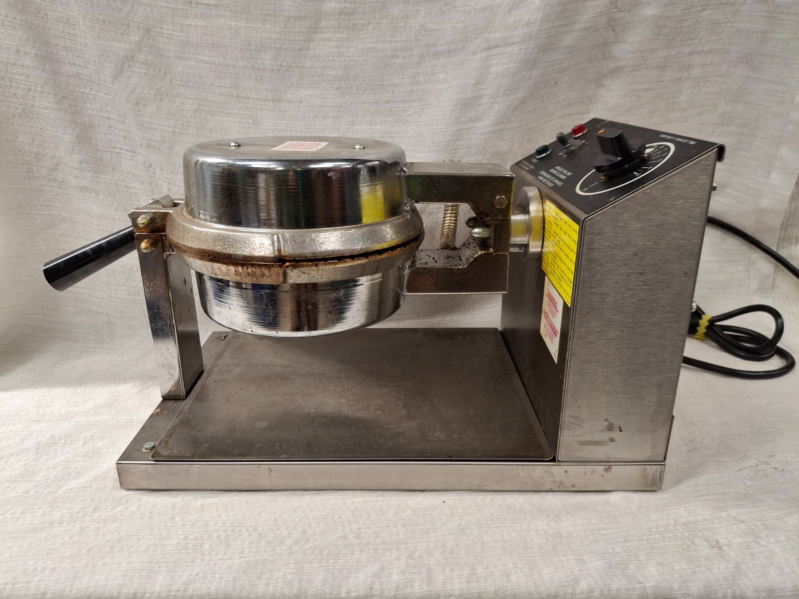 Gold Medal Funfood Equipment Countertop Baker Waffle Crepe Unit Model #5021